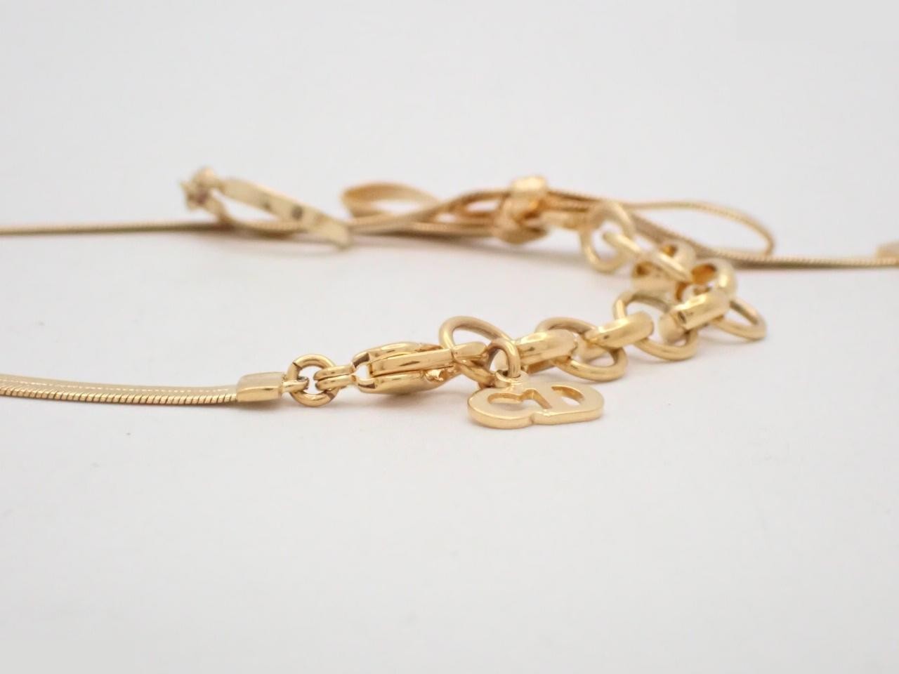 Other items: Precious metal bracelets and bangles (metal), wrist circumference approximately 22 cm. — view 3