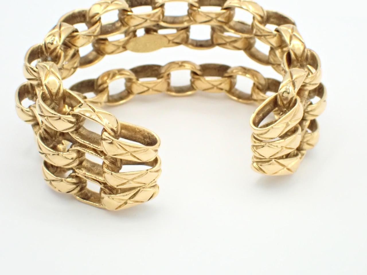 90's Vintage Matelassé Chain Bangle — view 3