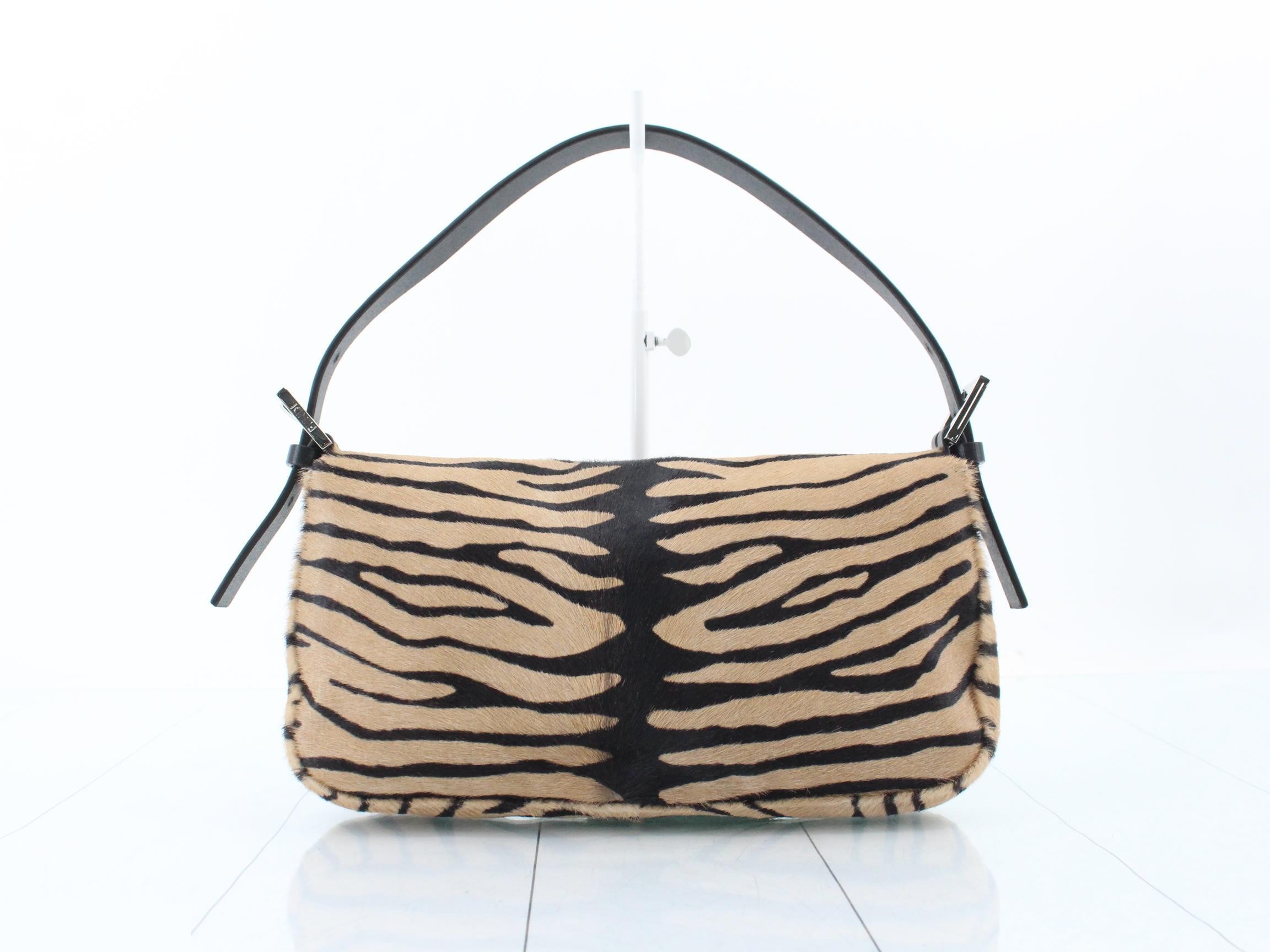 Mamma Bucket calfskin shoulder bag, unused. — view 2
