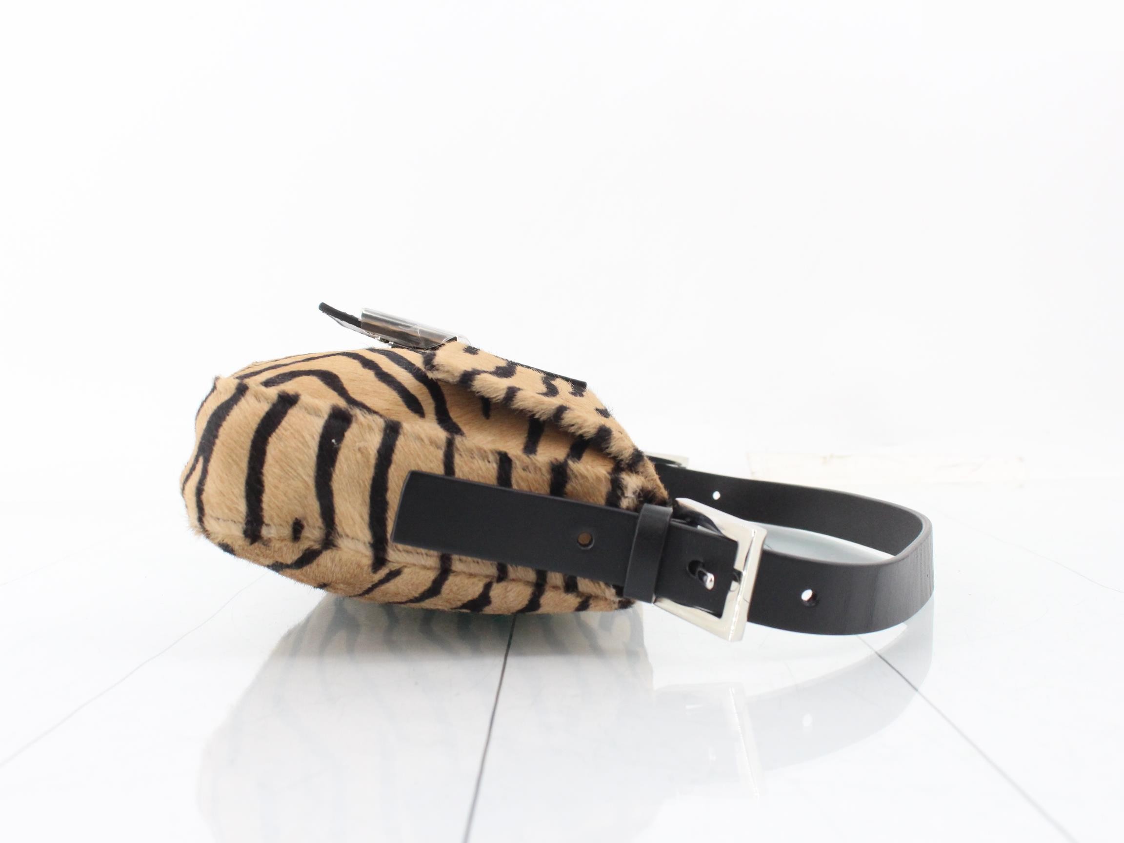 Mamma Bucket calfskin shoulder bag, unused. — view 3