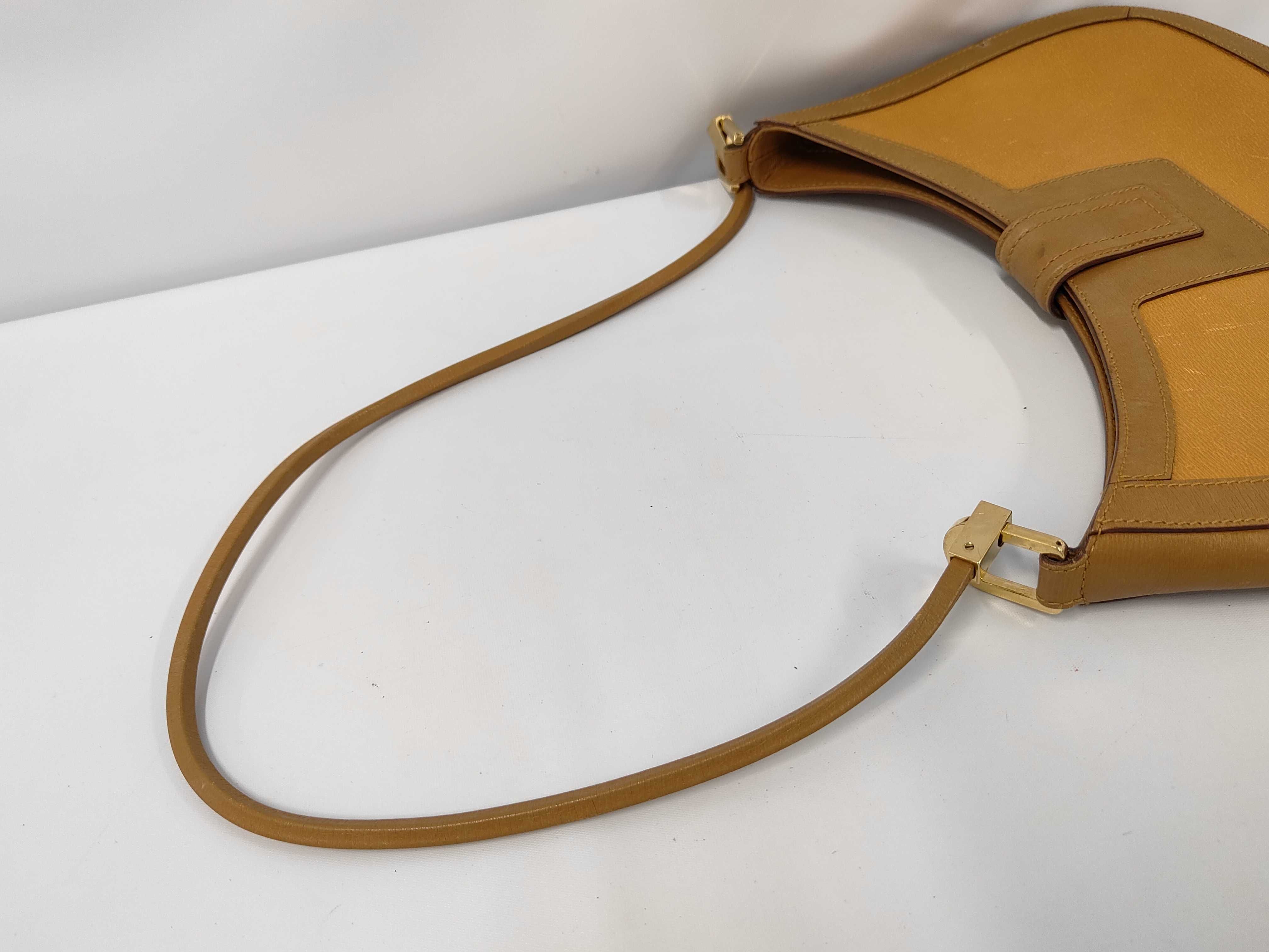 Leather G Hardware One Shoulder Bag — view 5