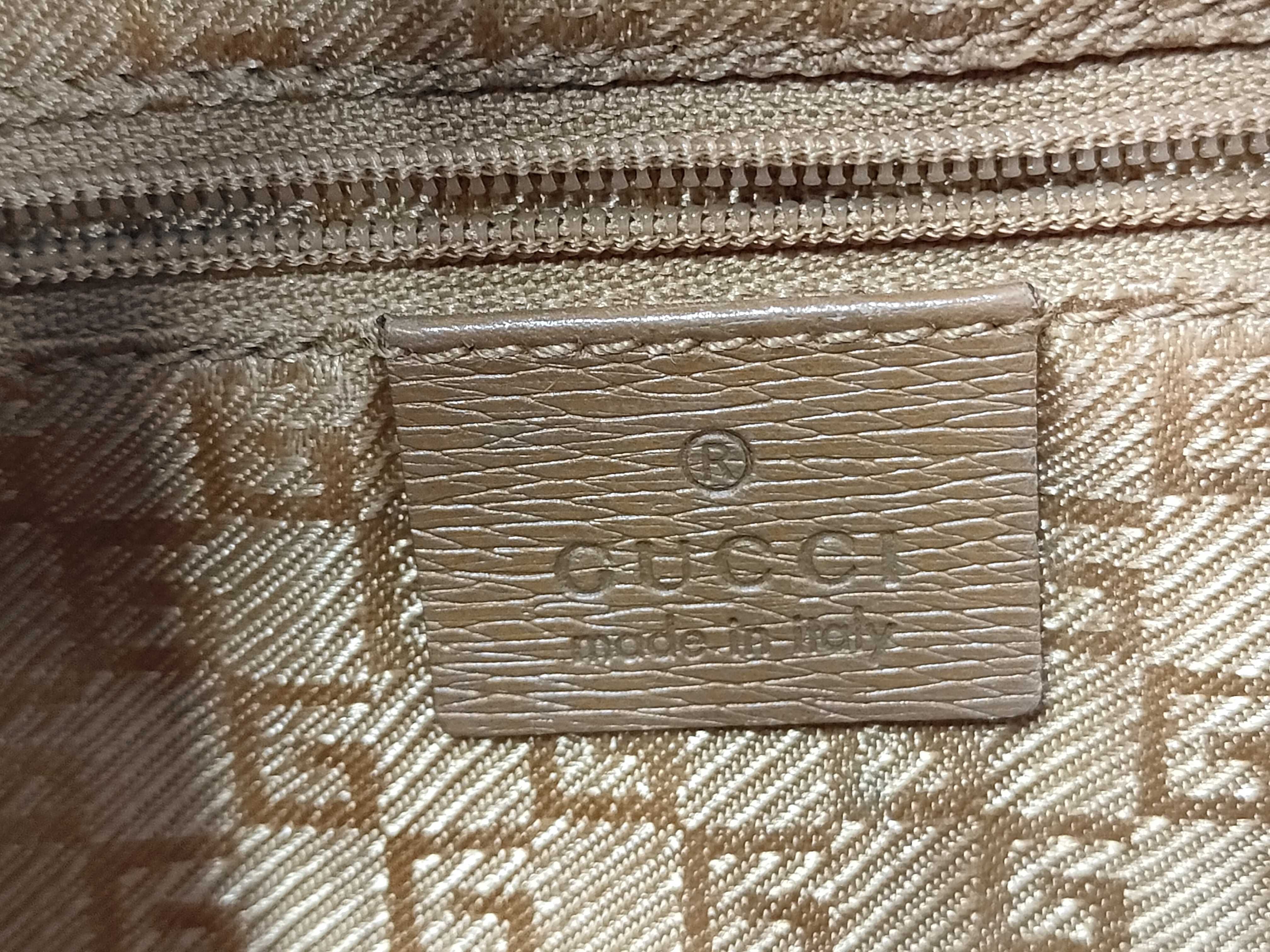 Leather G Hardware One Shoulder Bag — view 10