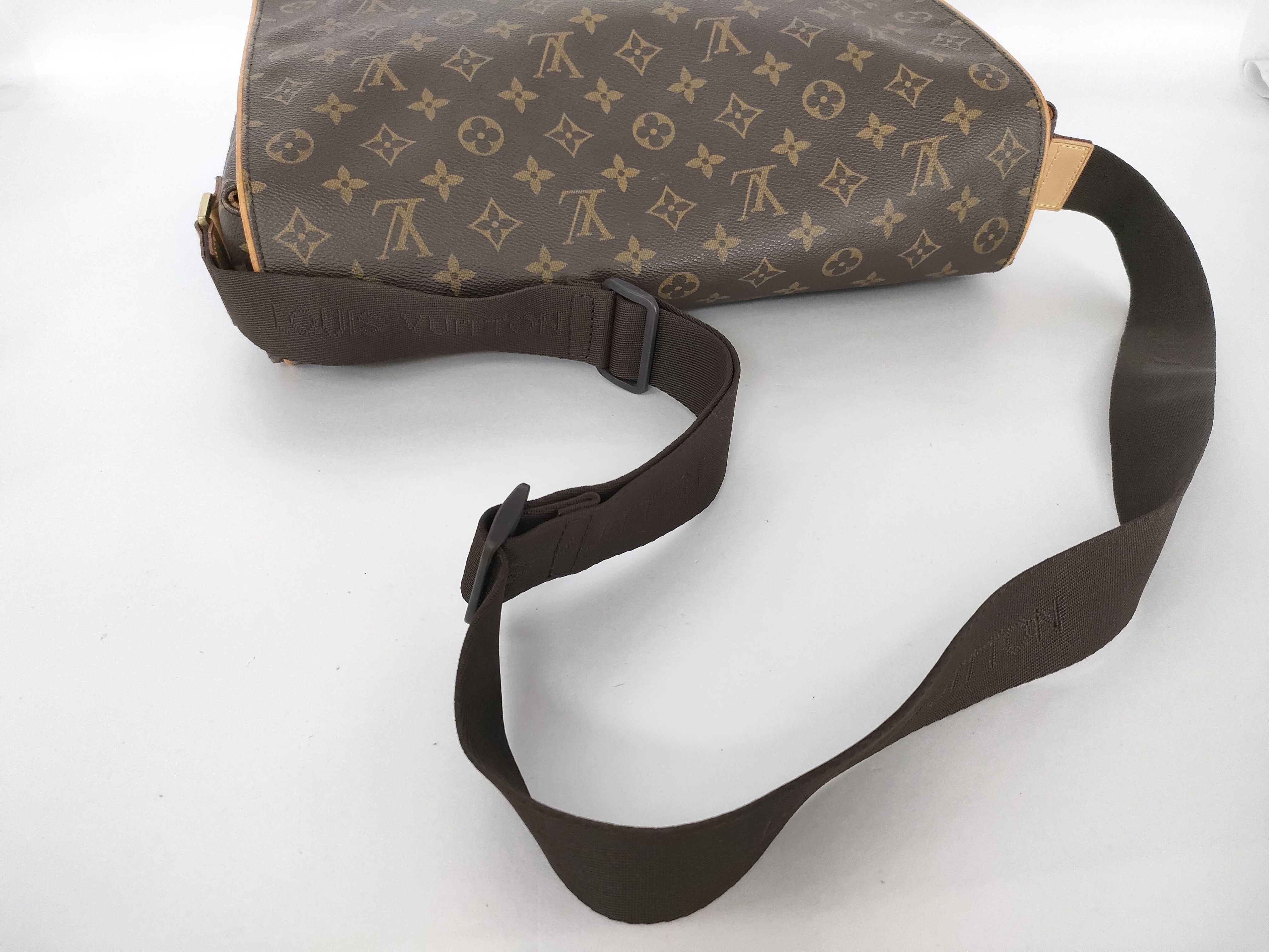 Monogram LV Abbesses M45257 Shoulder Bag — view 3