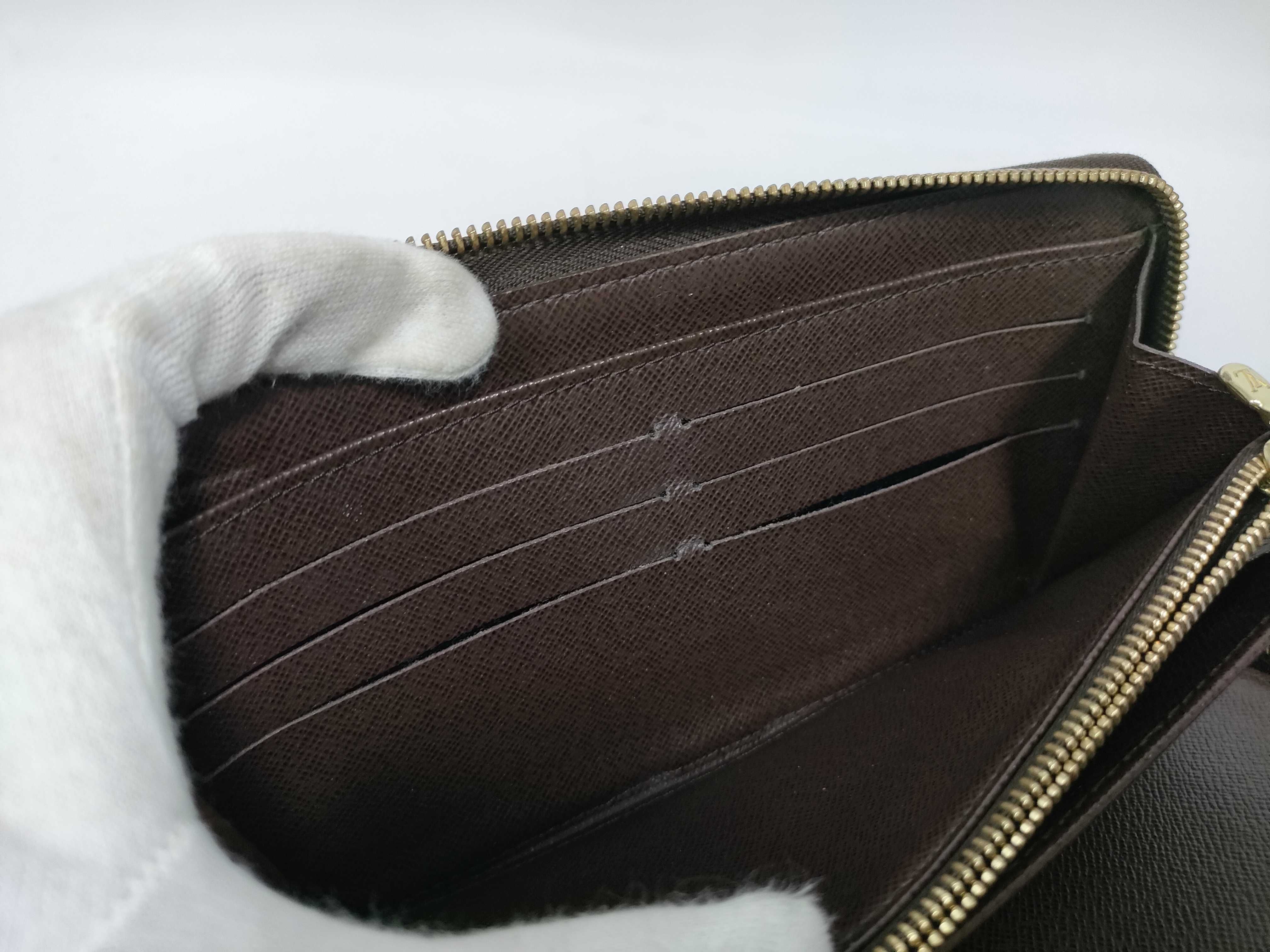Damier Louis Vuitton Wallet — view 12