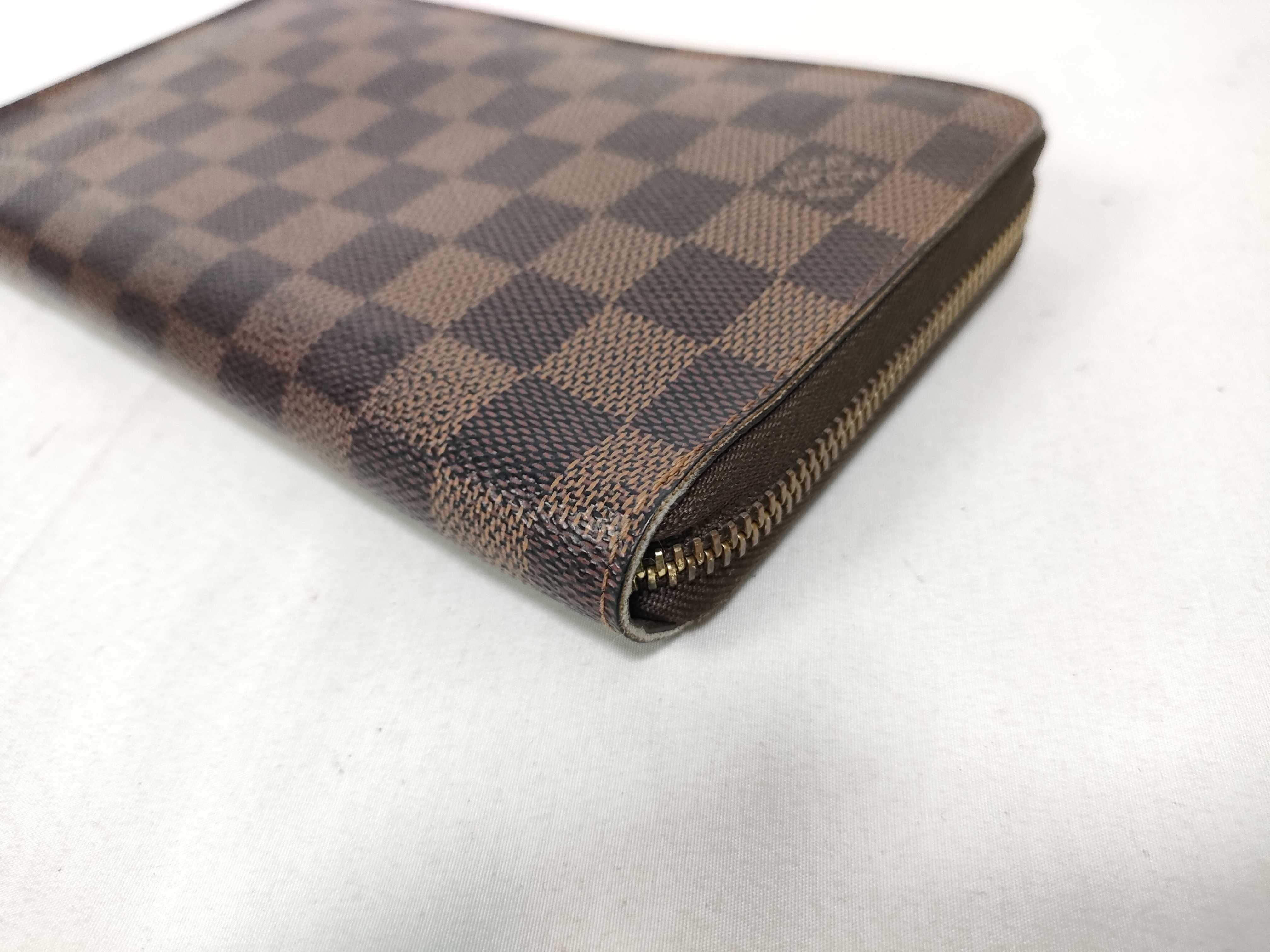 Damier Louis Vuitton Wallet — view 3