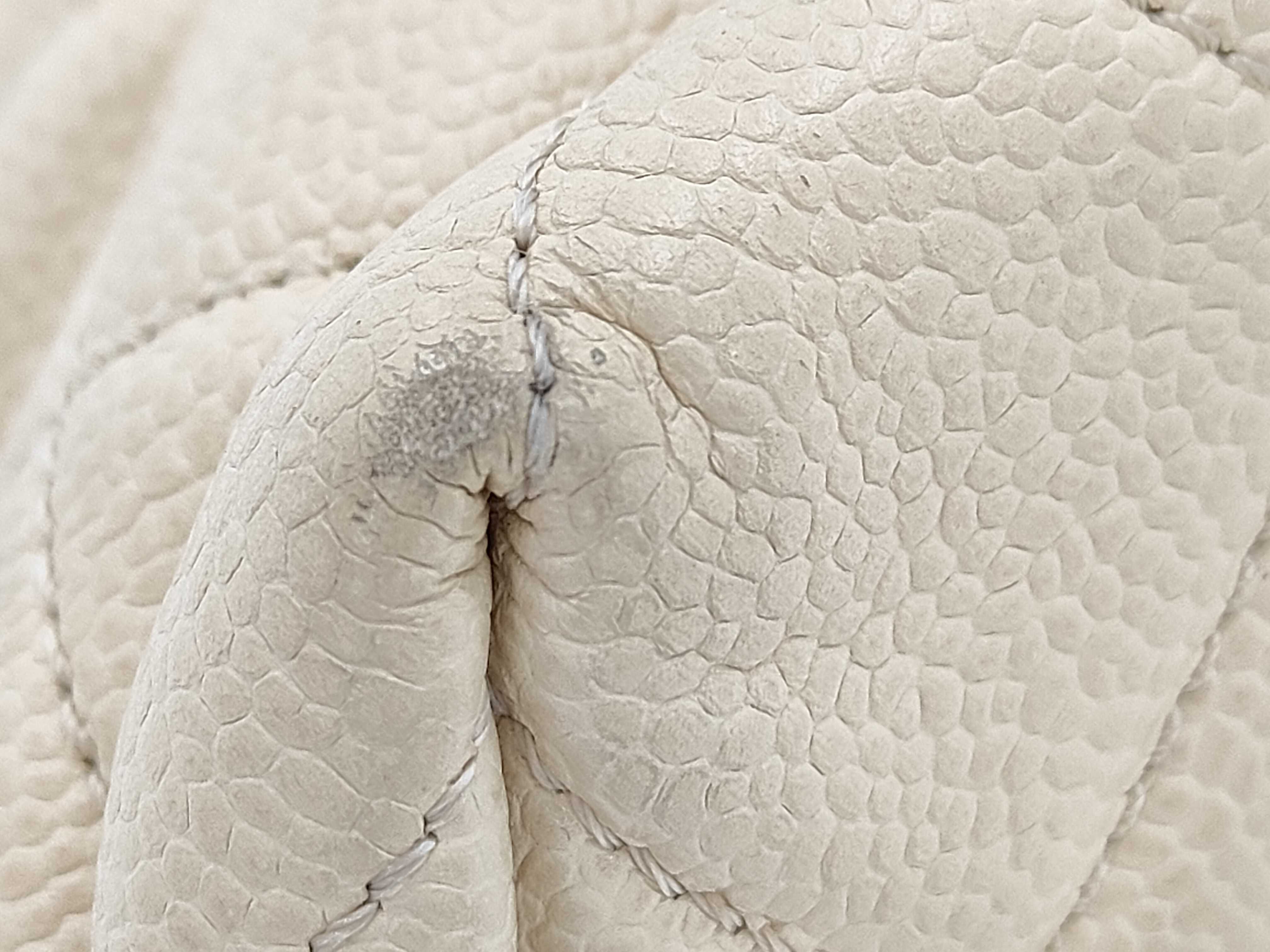 5979532 Caviar Skin Beige Handbag — view 4