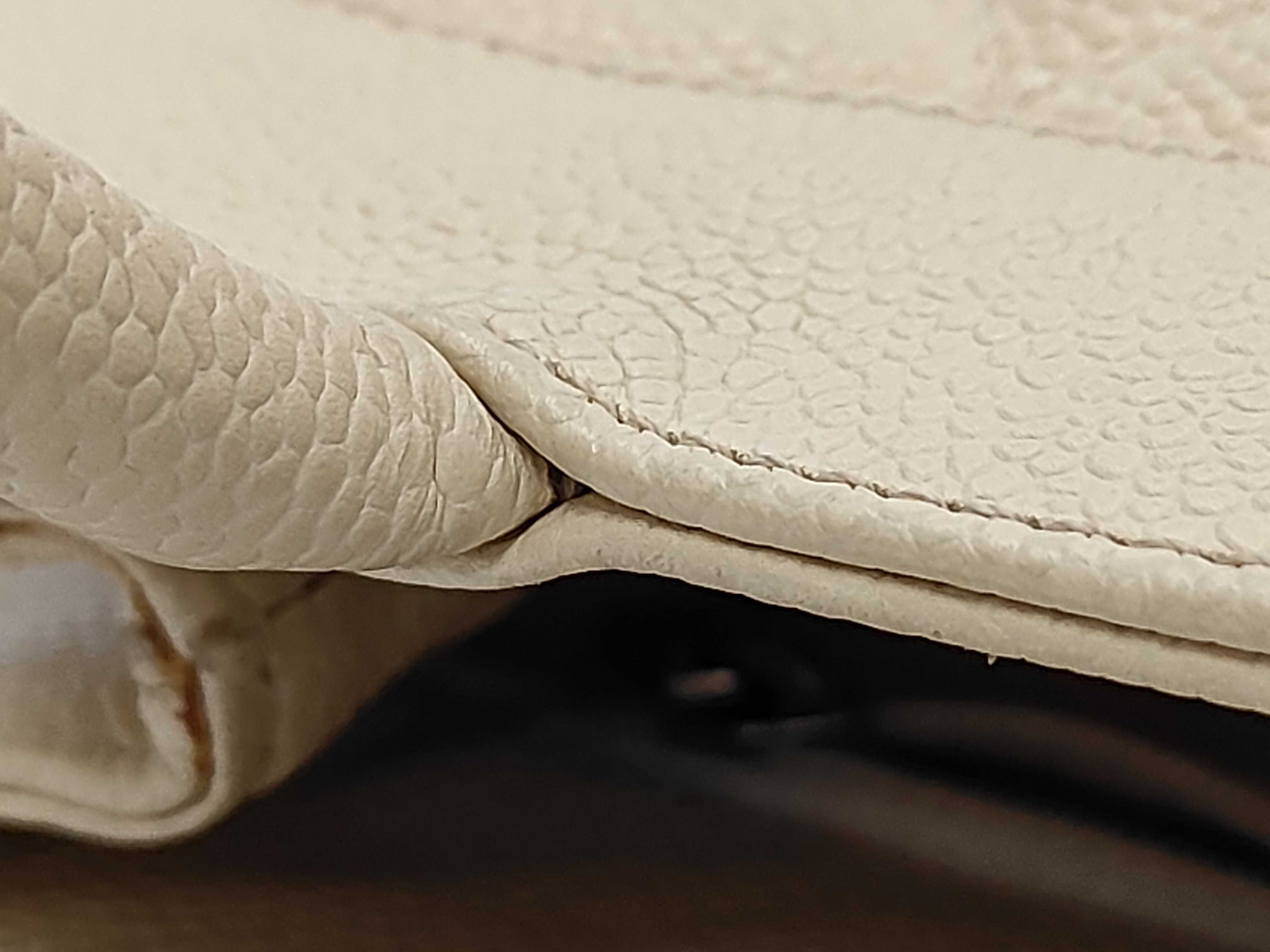 5979532 Caviar Skin Beige Handbag — view 6