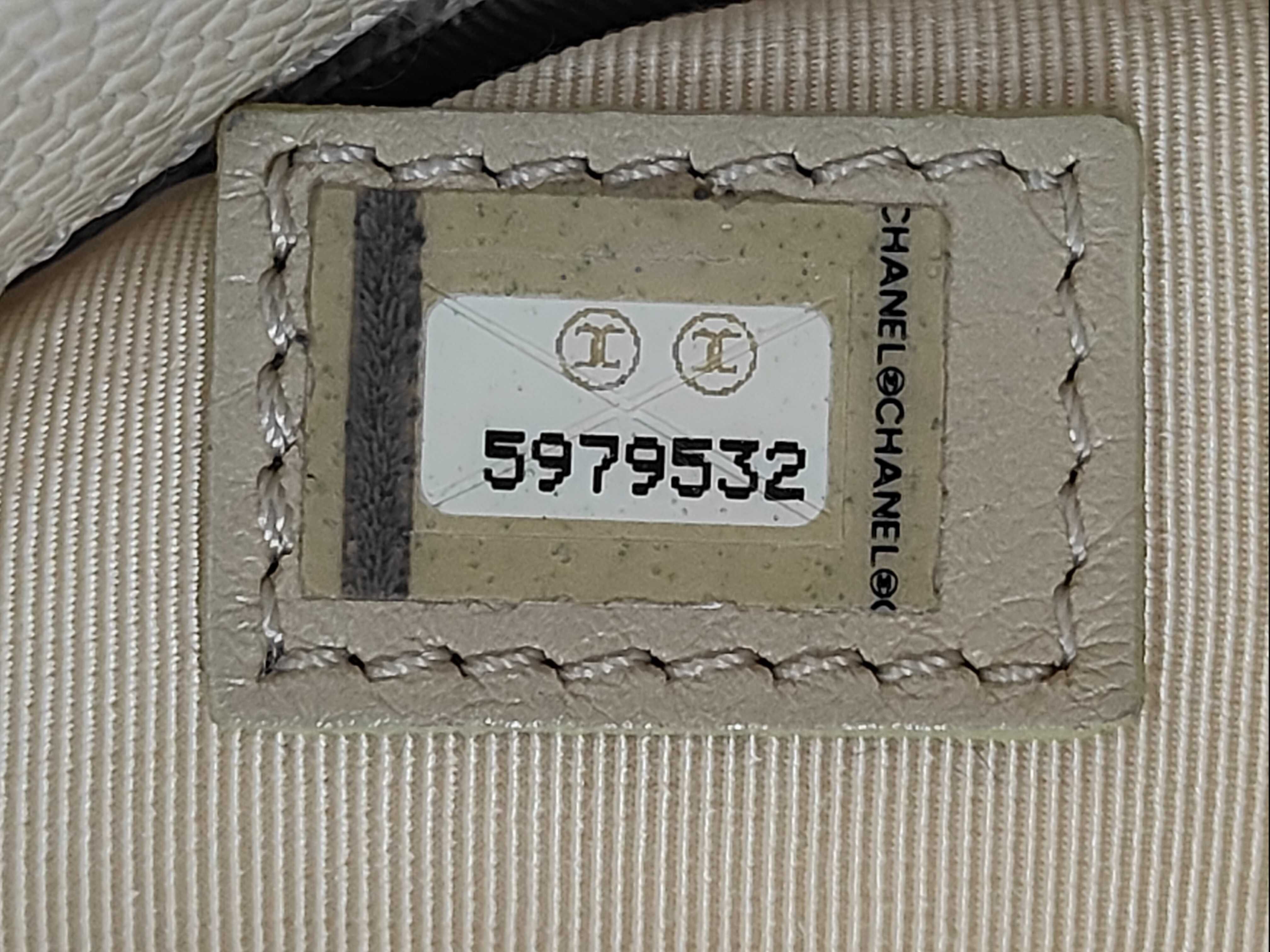 5979532 Caviar Skin Beige Handbag — view 10