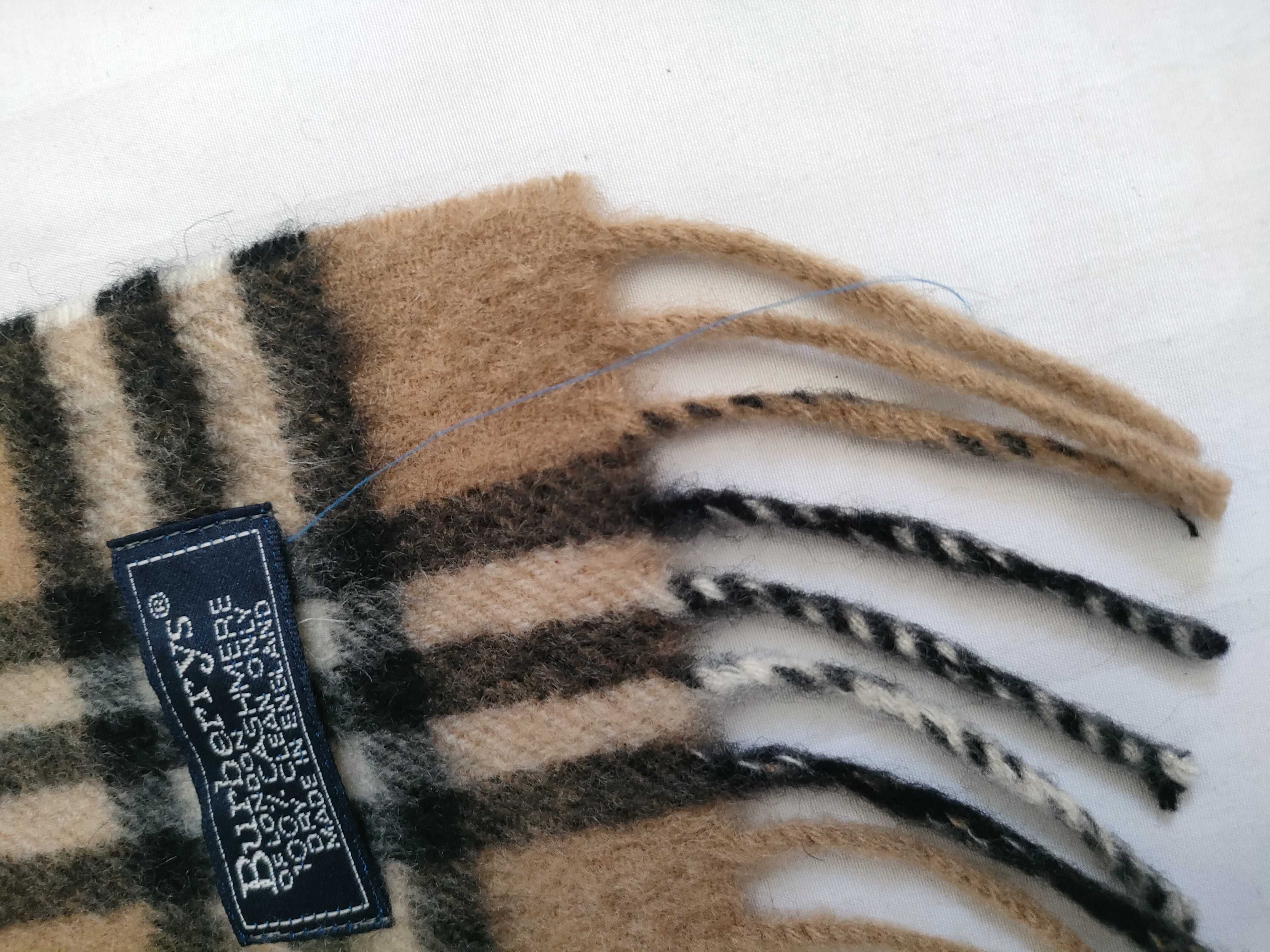 100% Cashmere Scarf, Nova Check Pattern, and other accessories. — view 7