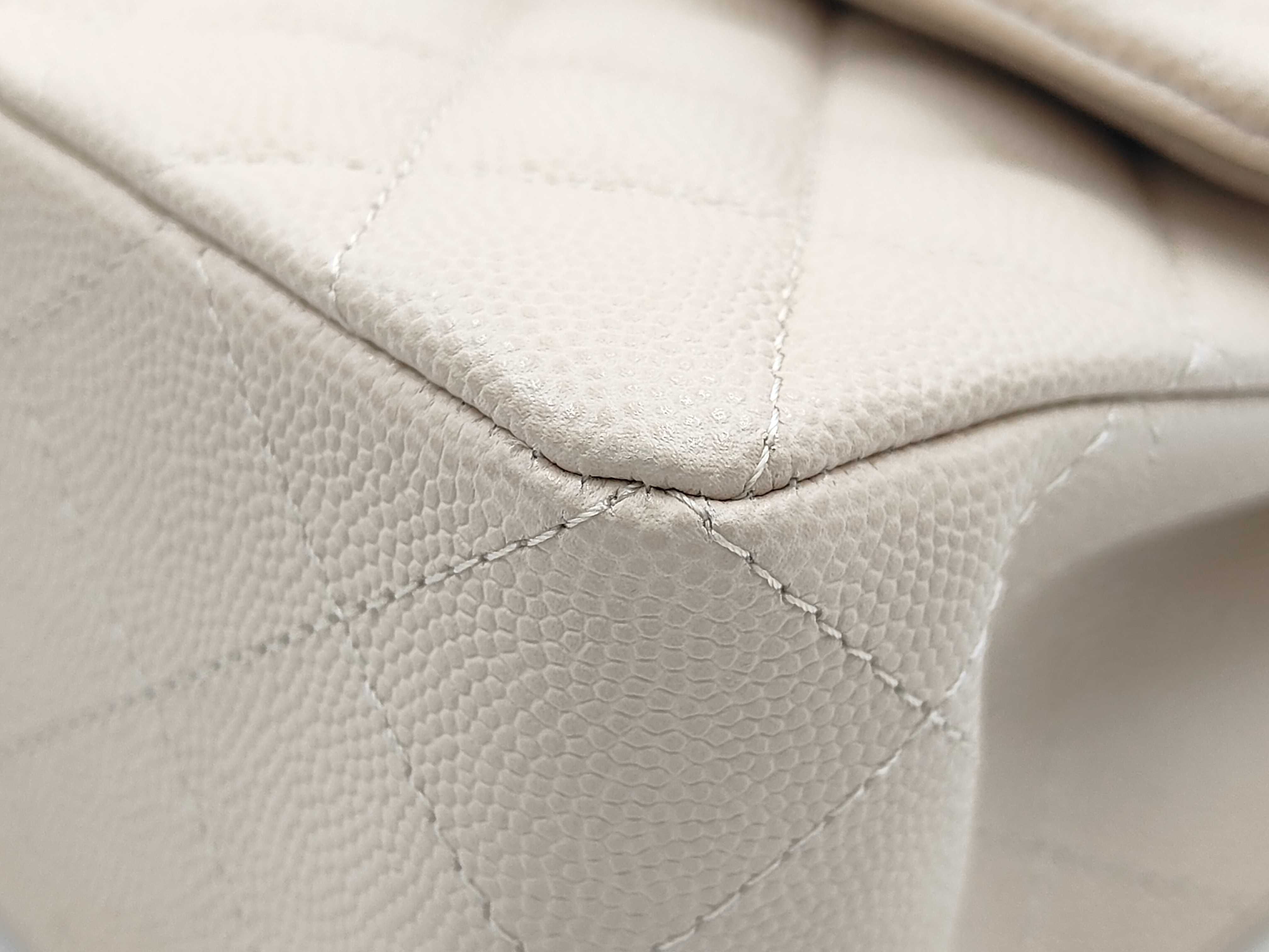 BAG CLASSIC FLAP CAVIAR SKIN WFLAP SMALL 23CM MICROCHIP Shoulder Bag — view 6
