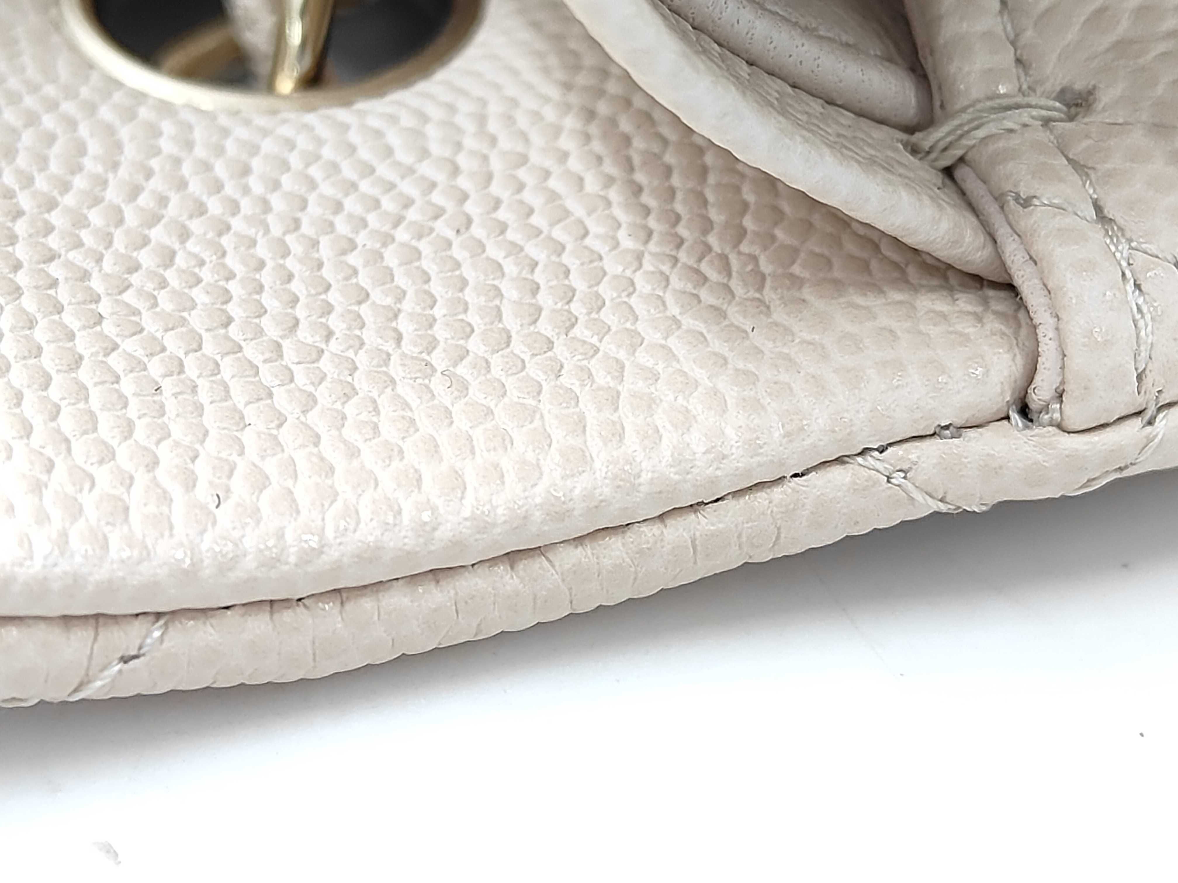 BAG CLASSIC FLAP CAVIAR SKIN WFLAP SMALL 23CM MICROCHIP Shoulder Bag — view 10