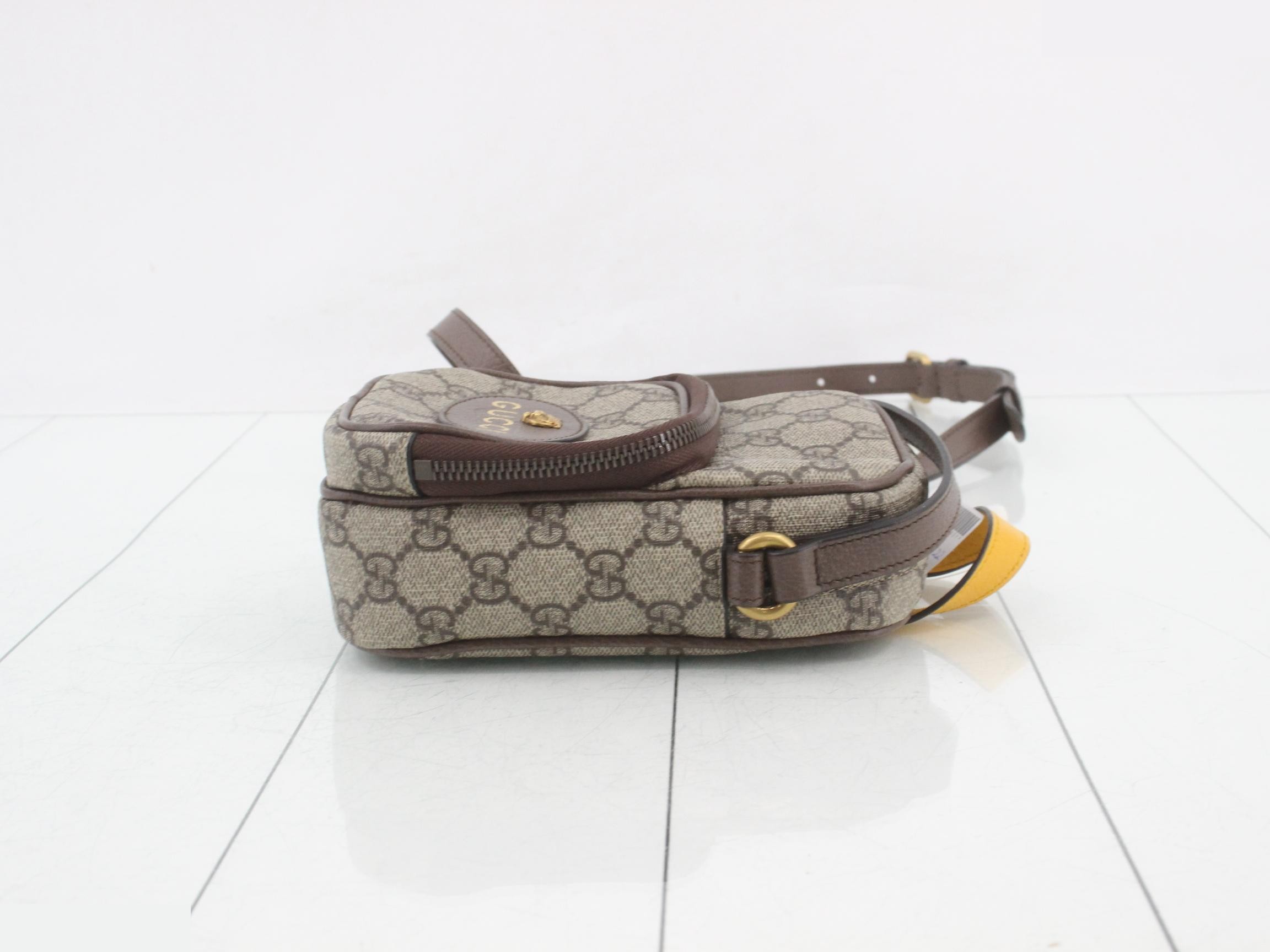 GG Supreme Tiger Head Shoulder Bag — view 3