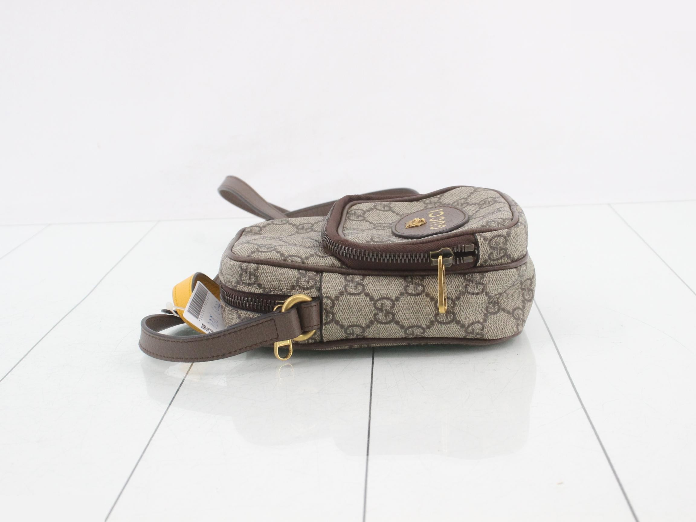 GG Supreme Tiger Head Shoulder Bag — view 4