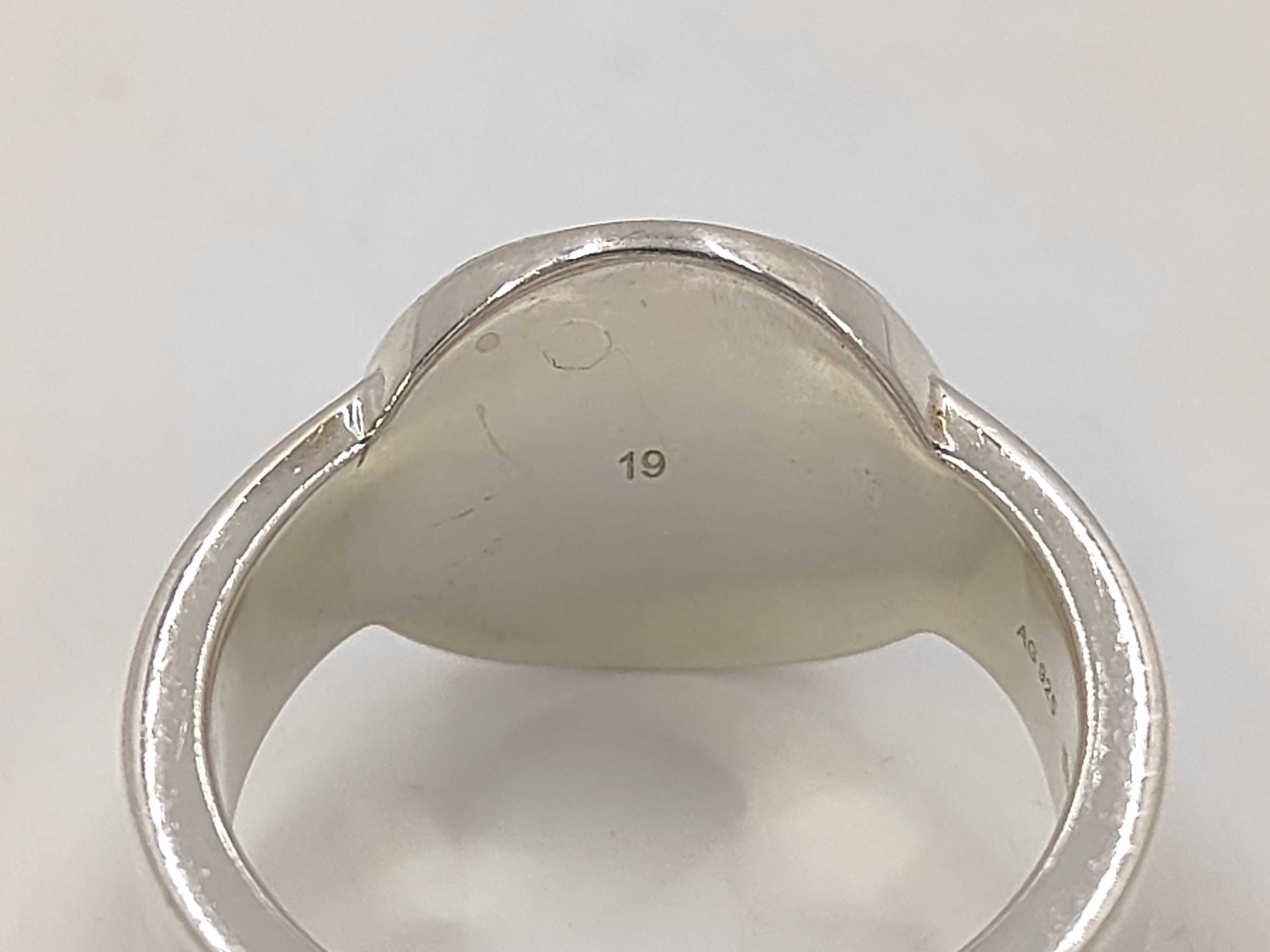 Interlocking Ring, 925 Sterling Silver, 10.9g, Size #18.5 — view 4