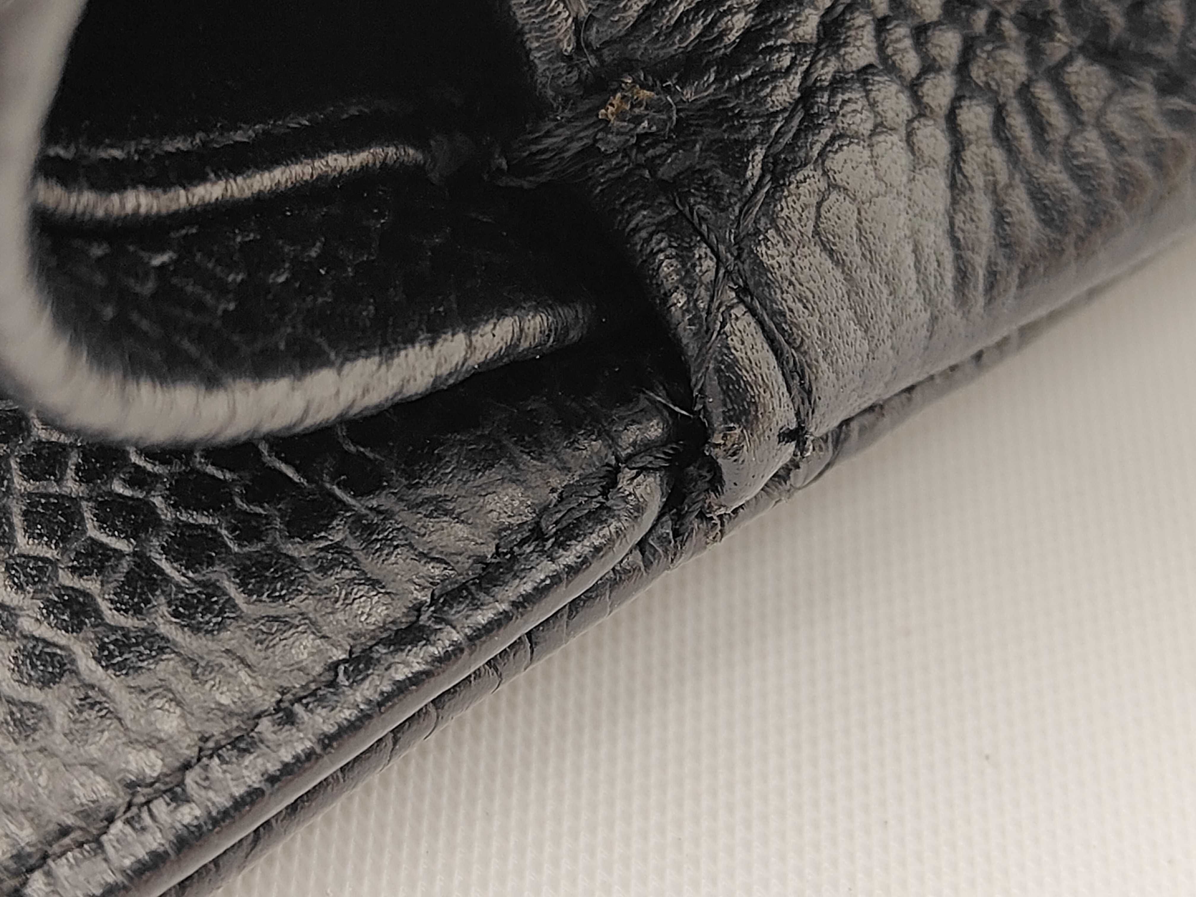 Matelassé Caviar Skin Double Flap Chain Shoulder Bag — view 8