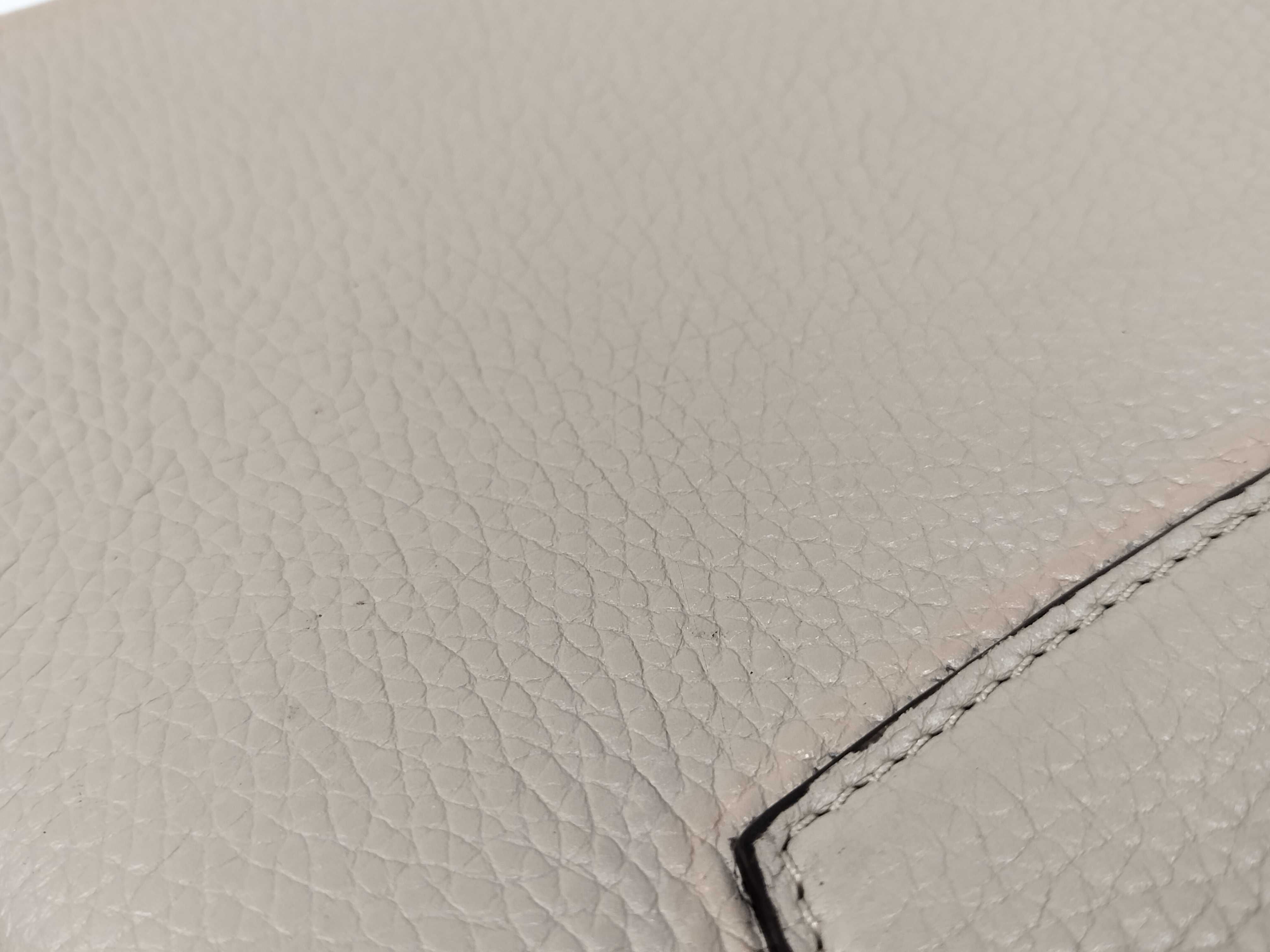 Capucines BB M94634 Galet Taurillon Leather Handbag — view 13