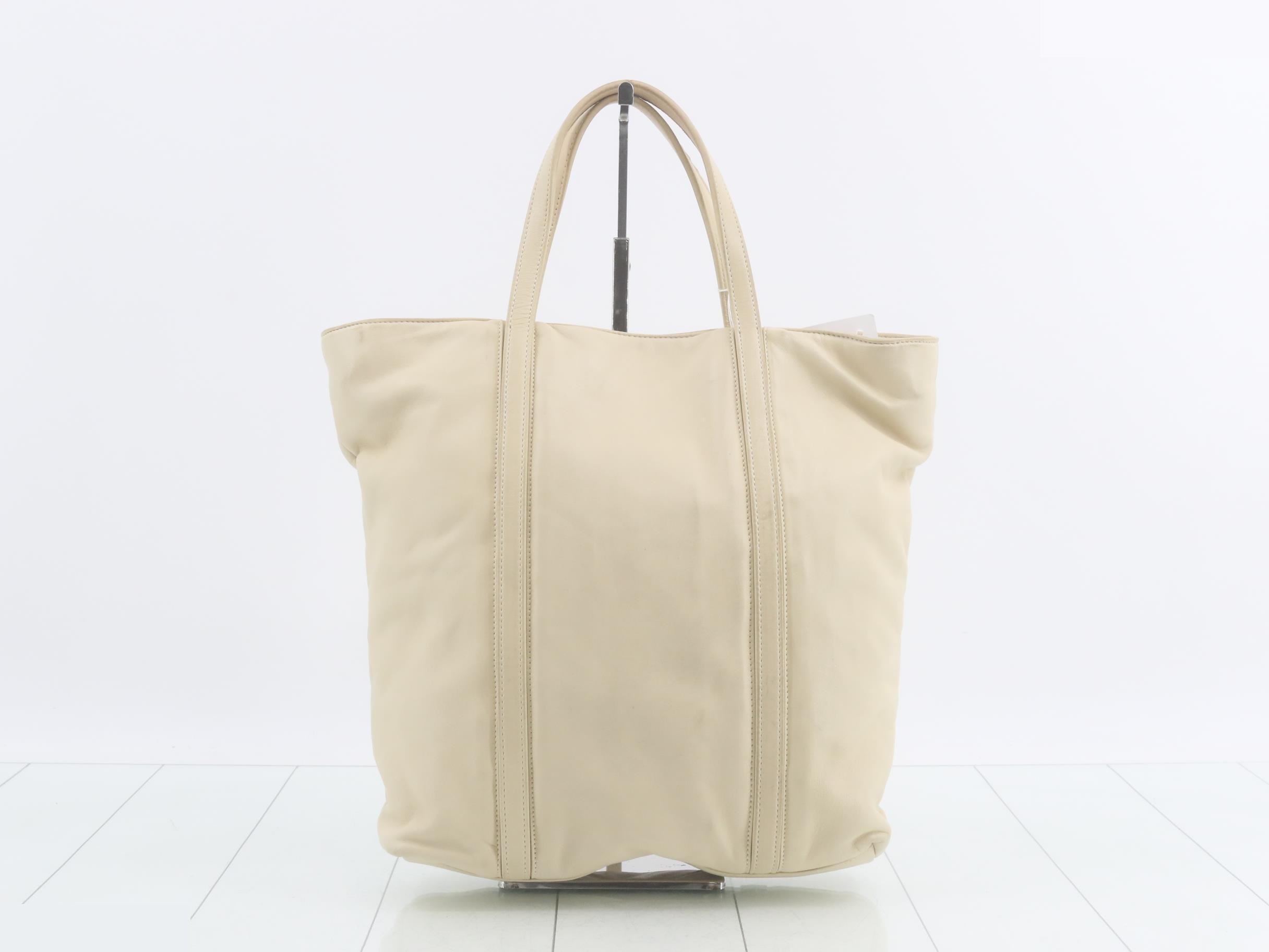 handbag — view 2