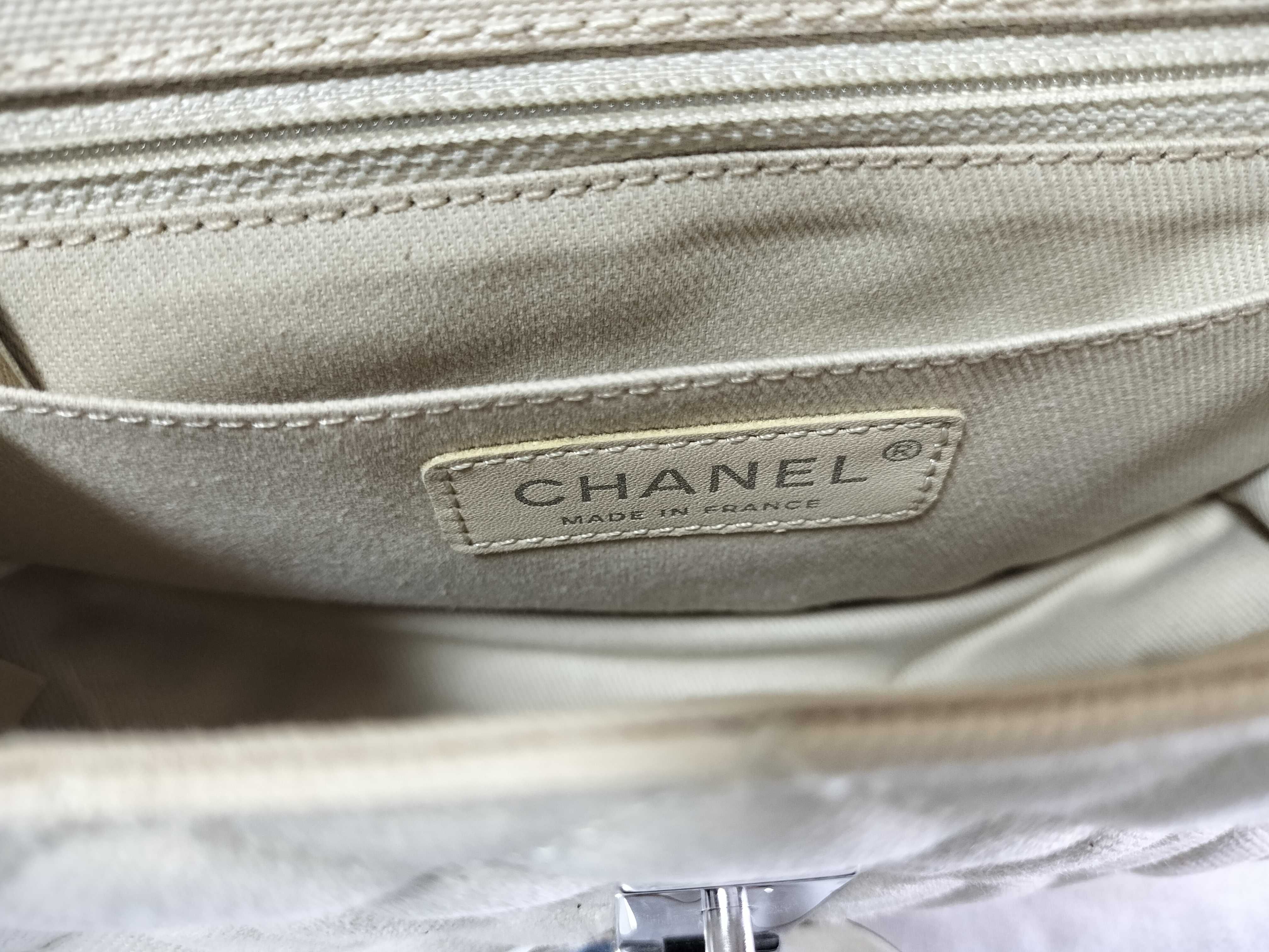 Canvas Logo Chain Shoulder Bag (Partially Missing Clasp) — view 14