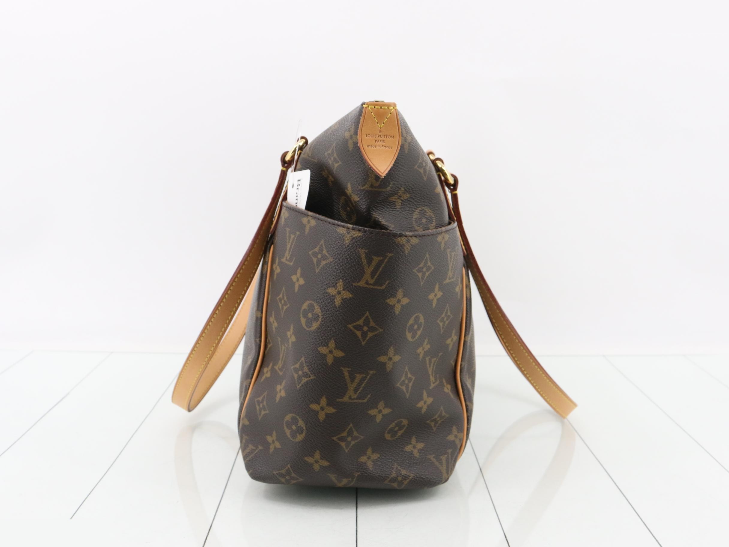 Monogram Totally MM M41015 Tote Bag — view 3
