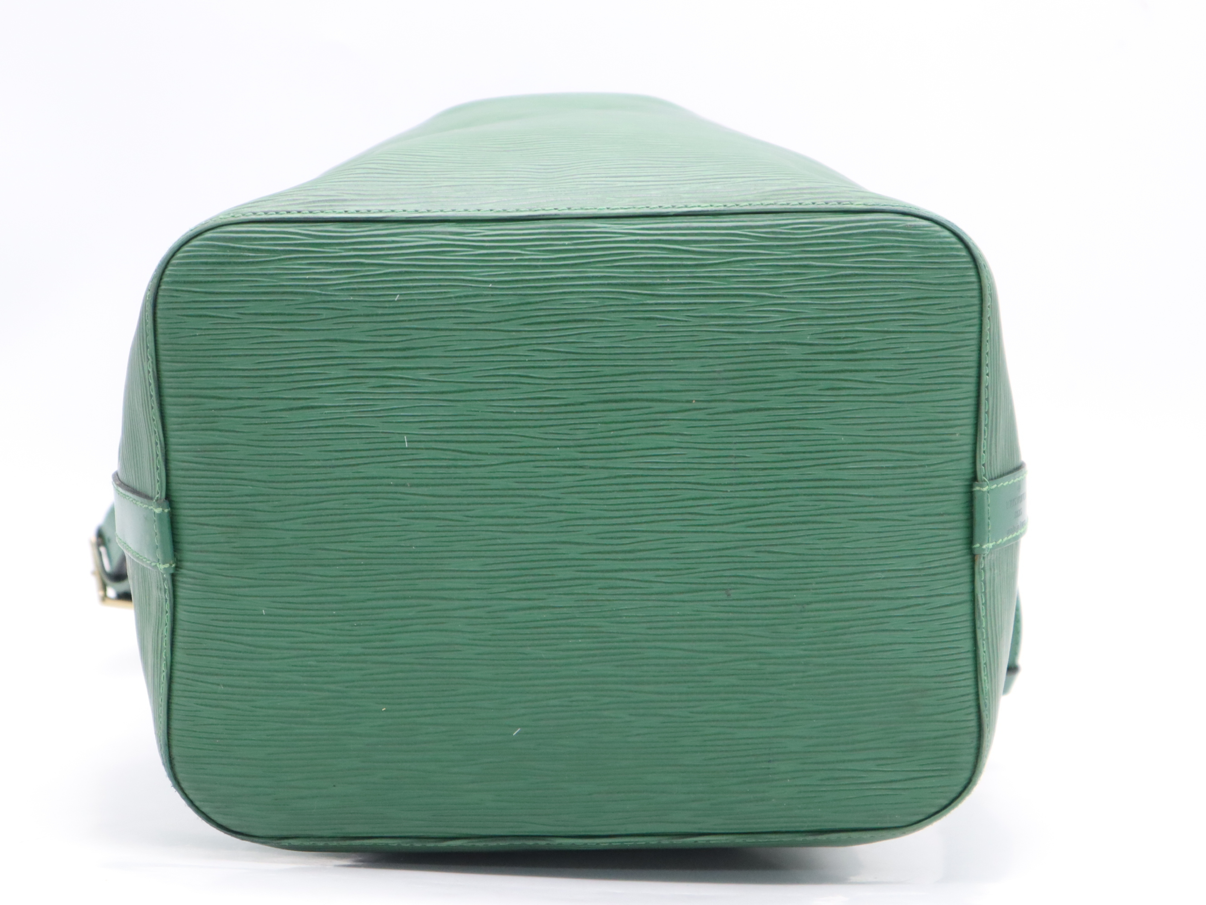 M44104 Epi Petit Noe Borneo Green Shoulder Bag — view 4
