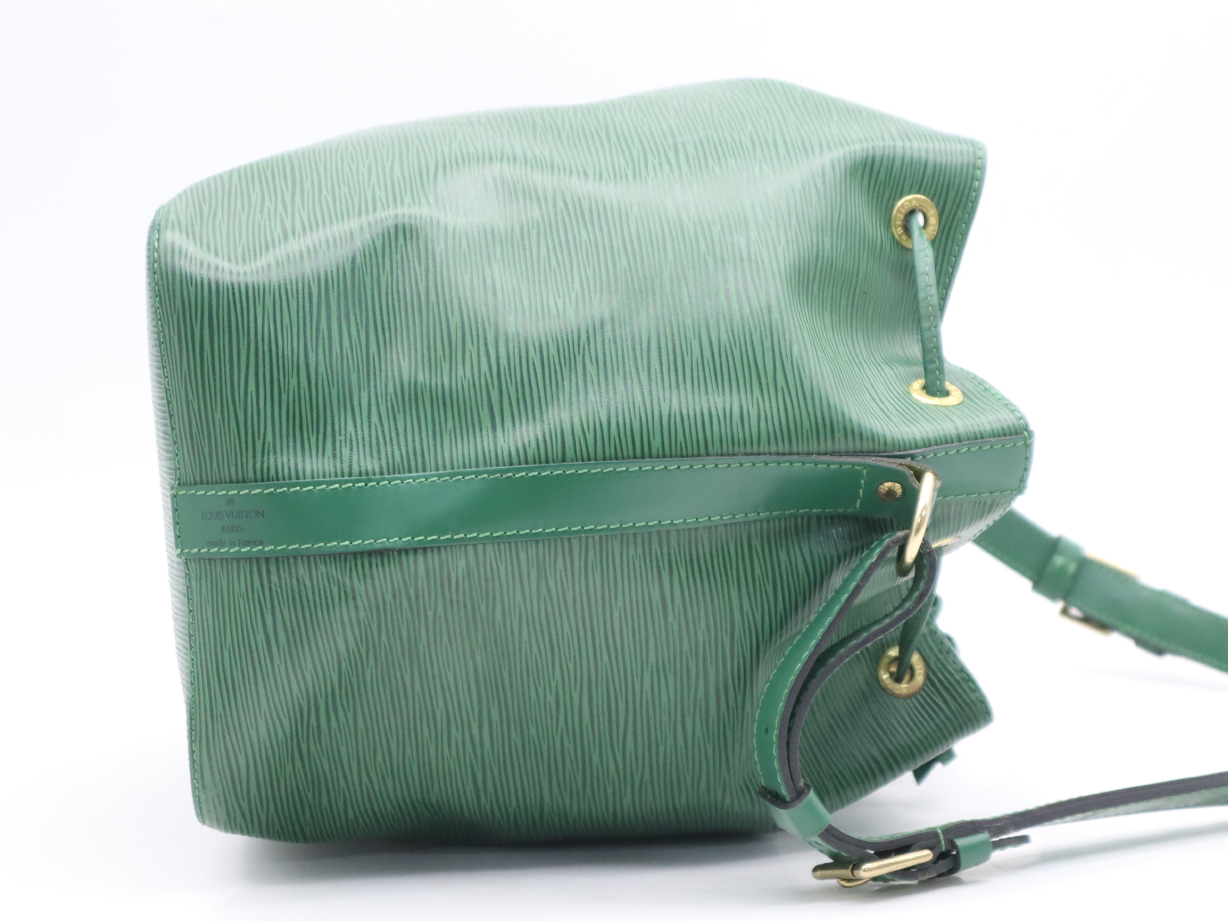 M44104 Epi Petit Noe Borneo Green Shoulder Bag — view 5