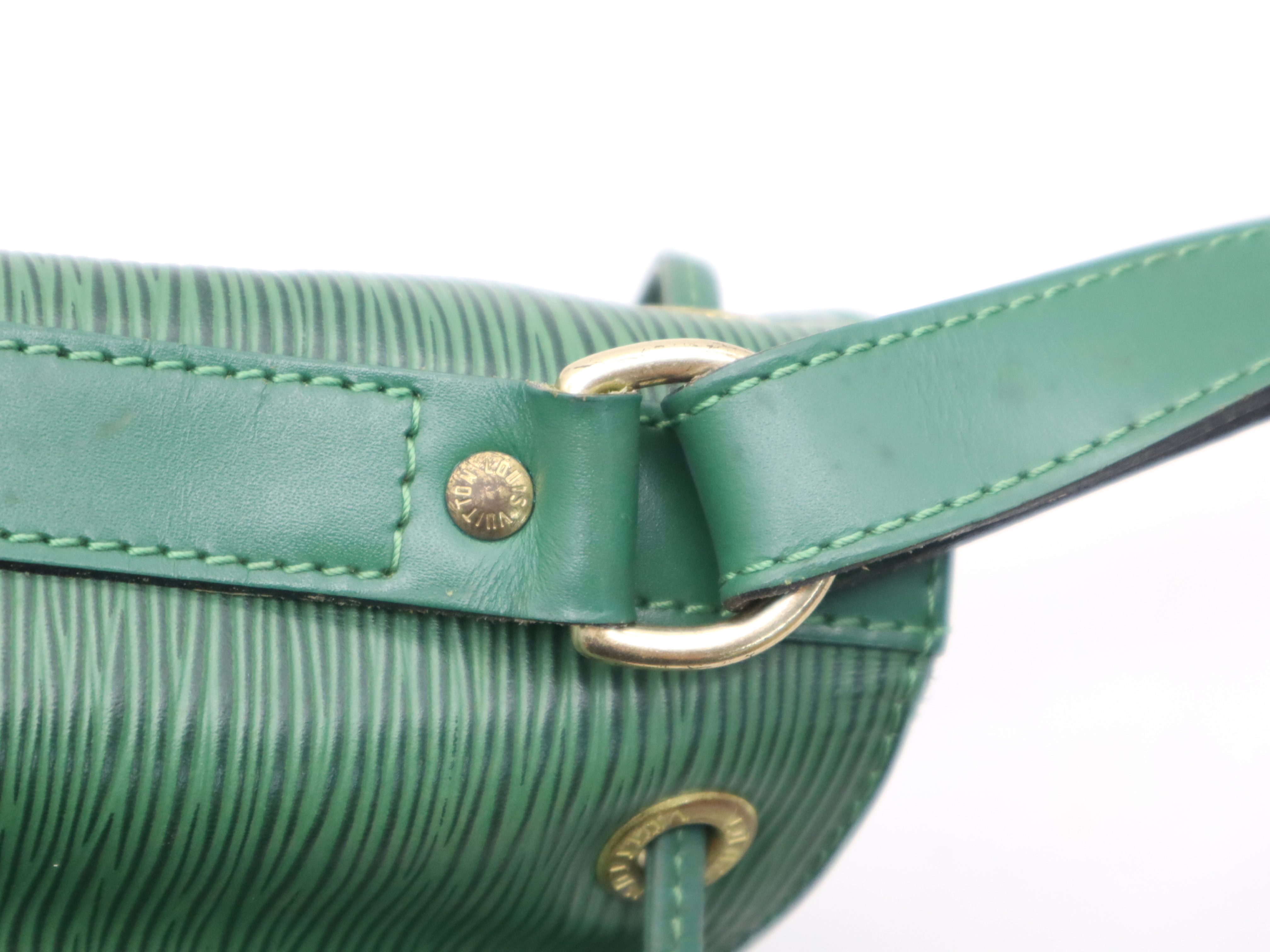 M44104 Epi Petit Noe Borneo Green Shoulder Bag — view 8