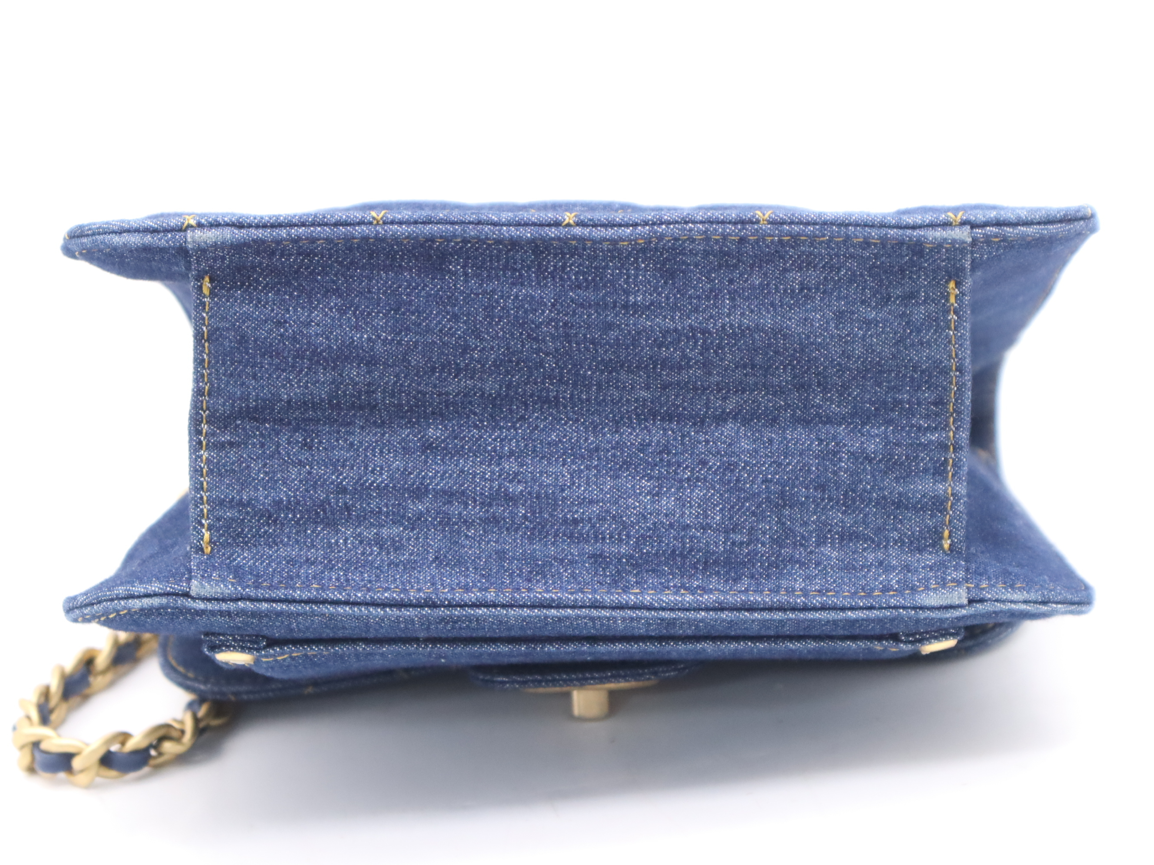 AS3932 Denim Matelassé 2-Way Chain Shoulder Bag with Dust Bag — view 4