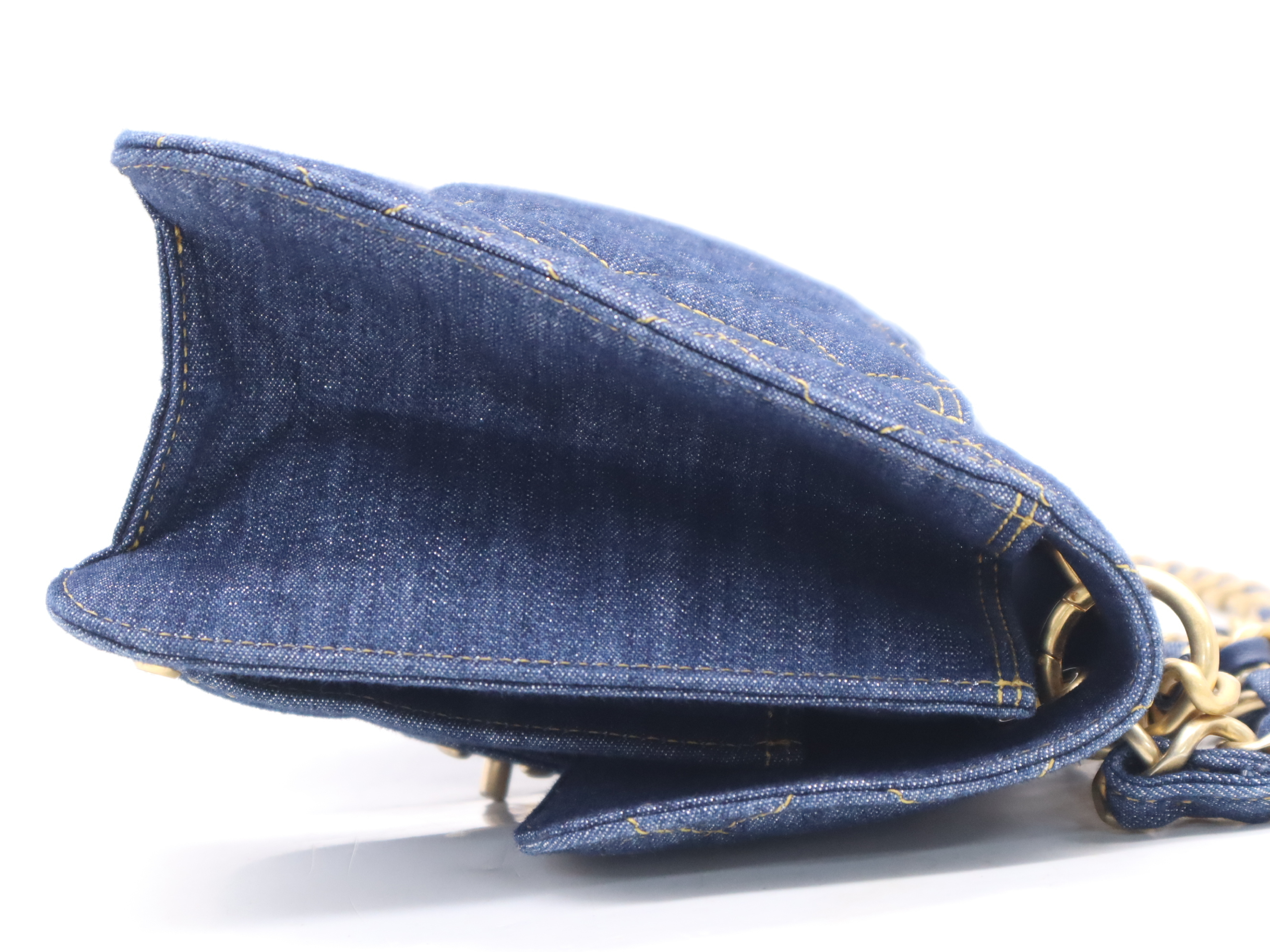 AS3932 Denim Matelassé 2-Way Chain Shoulder Bag with Dust Bag — view 5