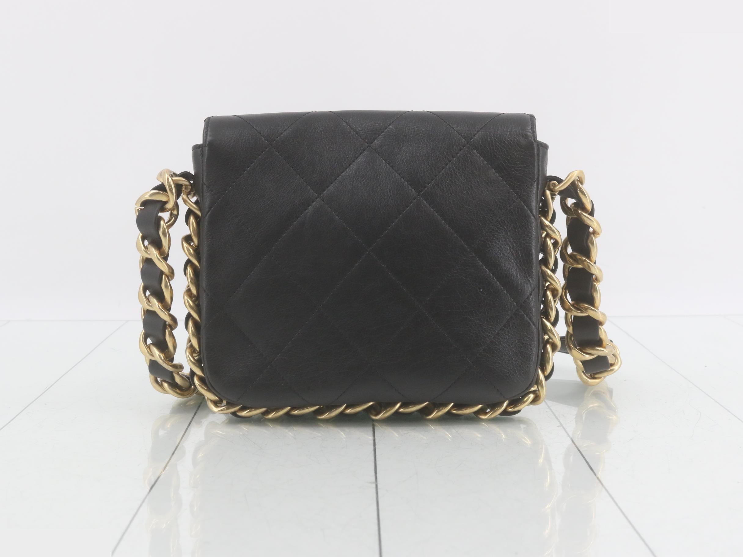 Leather shoulder bag with Coco Mark logo and gold hardware. — view 2