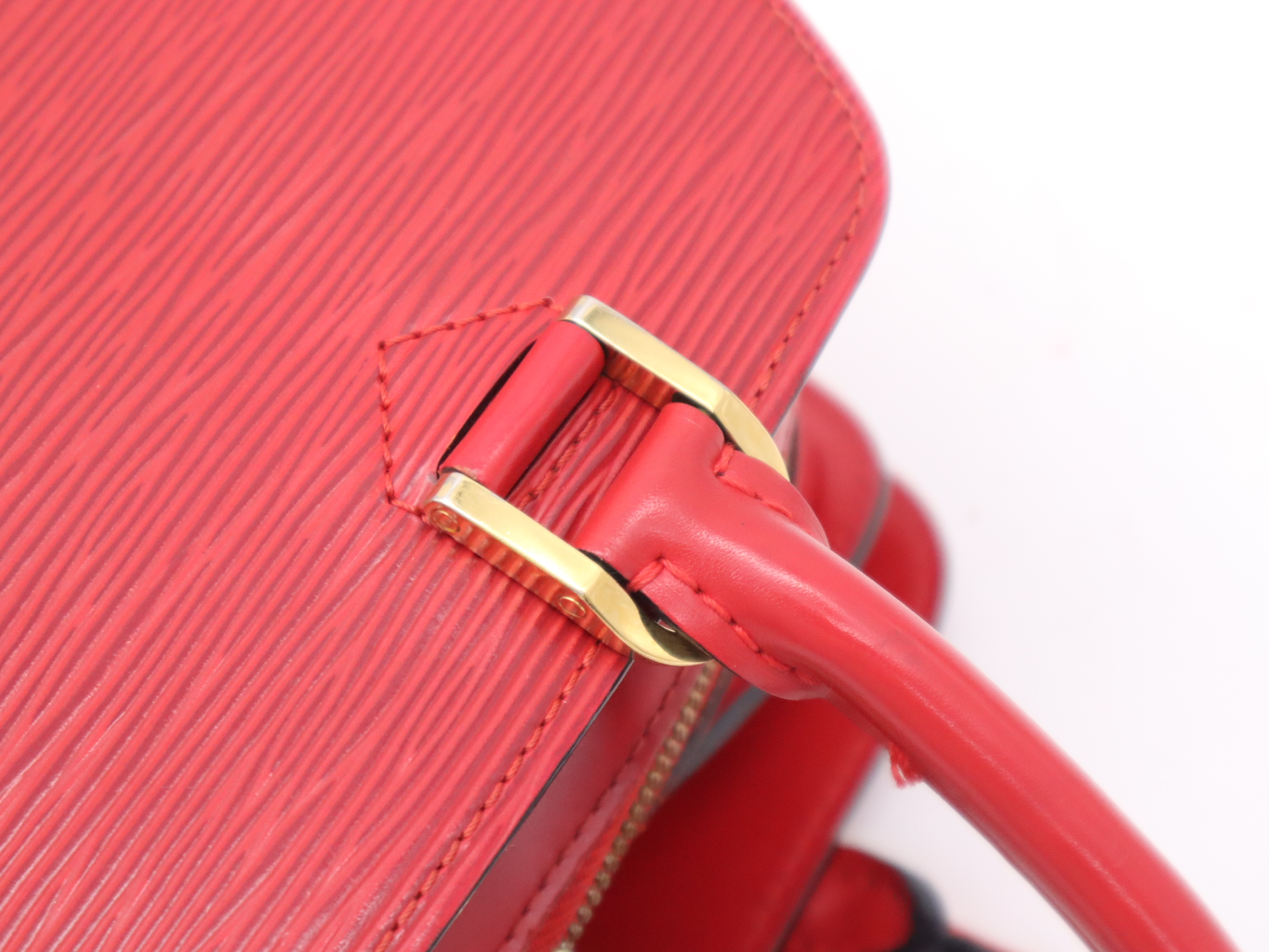 M52057 Epi Pont Neuf Castilian Red Handbag — view 8