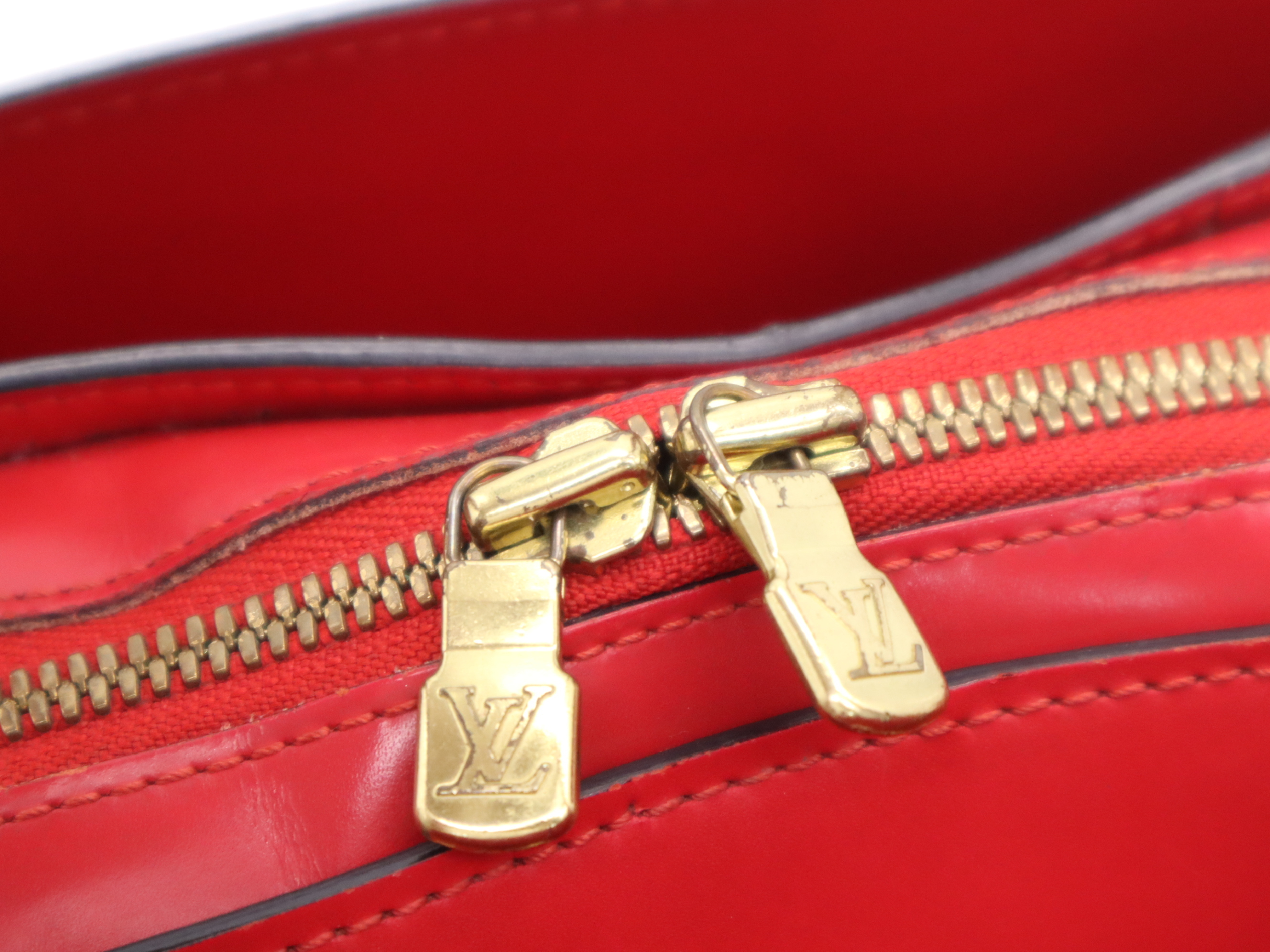 M52057 Epi Pont Neuf Castilian Red Handbag — view 10