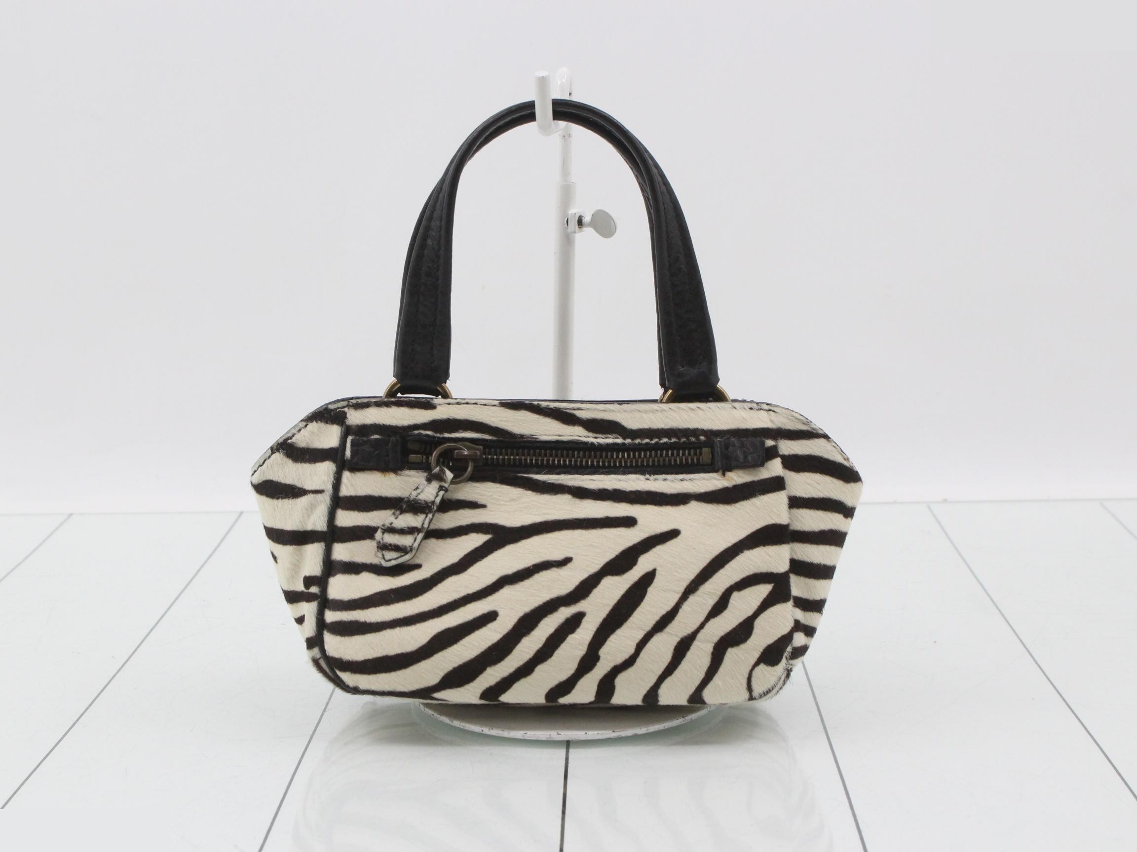 Handbag, calfskin, logo plate — view 2