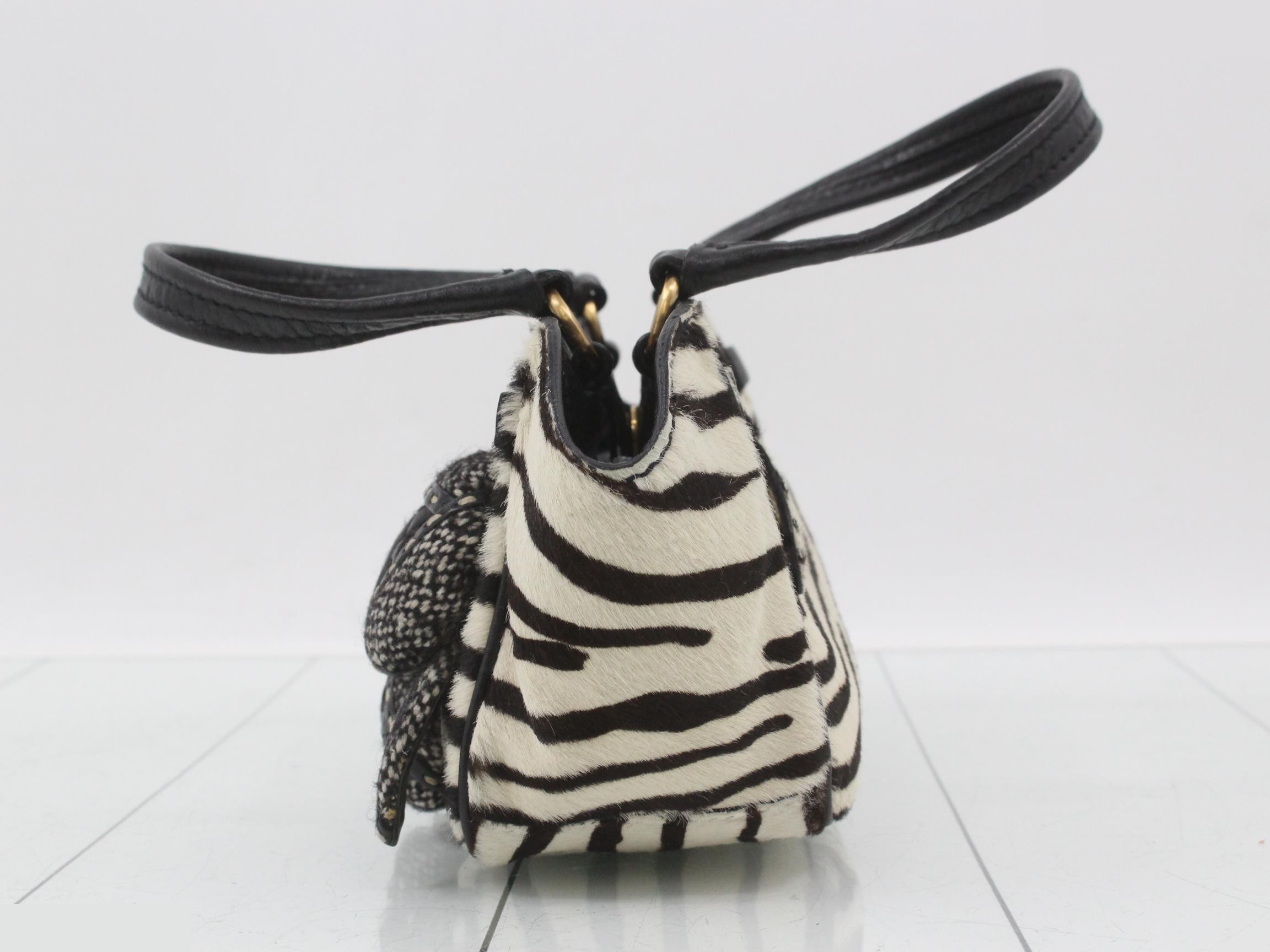 Handbag, calfskin, logo plate — view 3