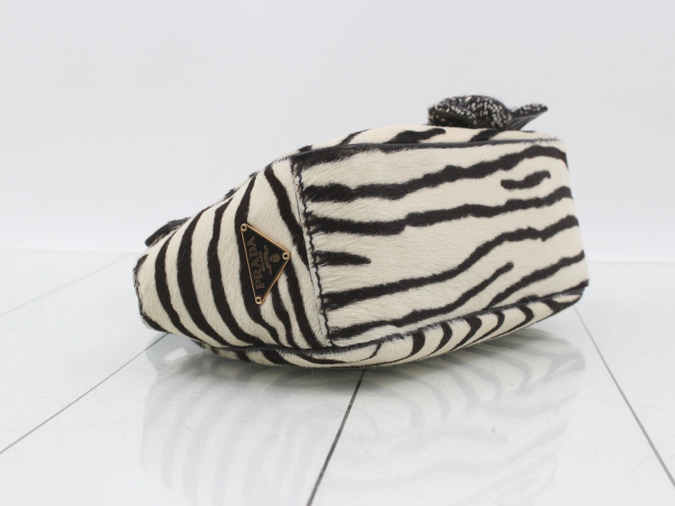 Handbag, calfskin, logo plate — view 5