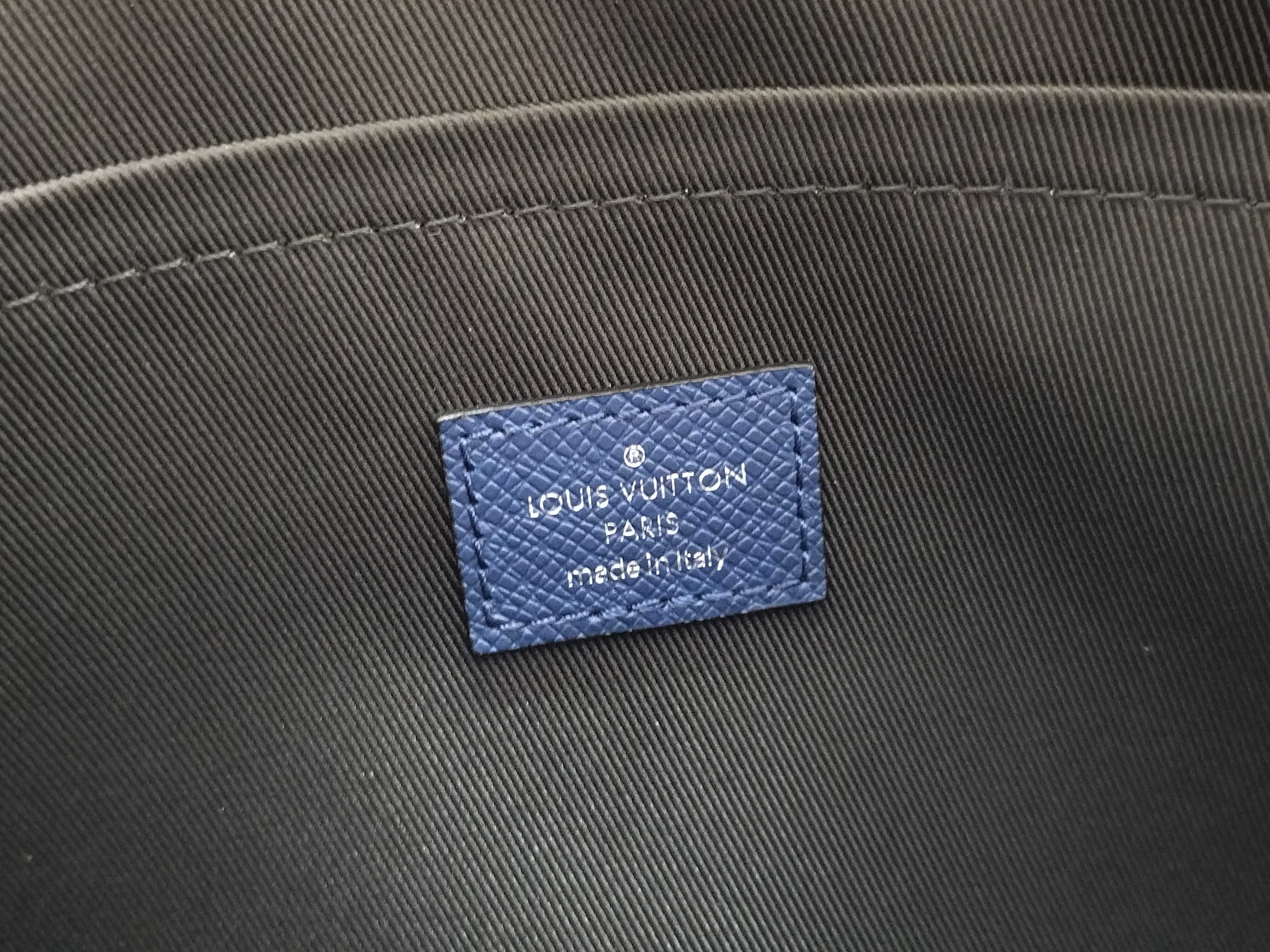Outdoor Messenger PM Shoulder Bag — view 13
