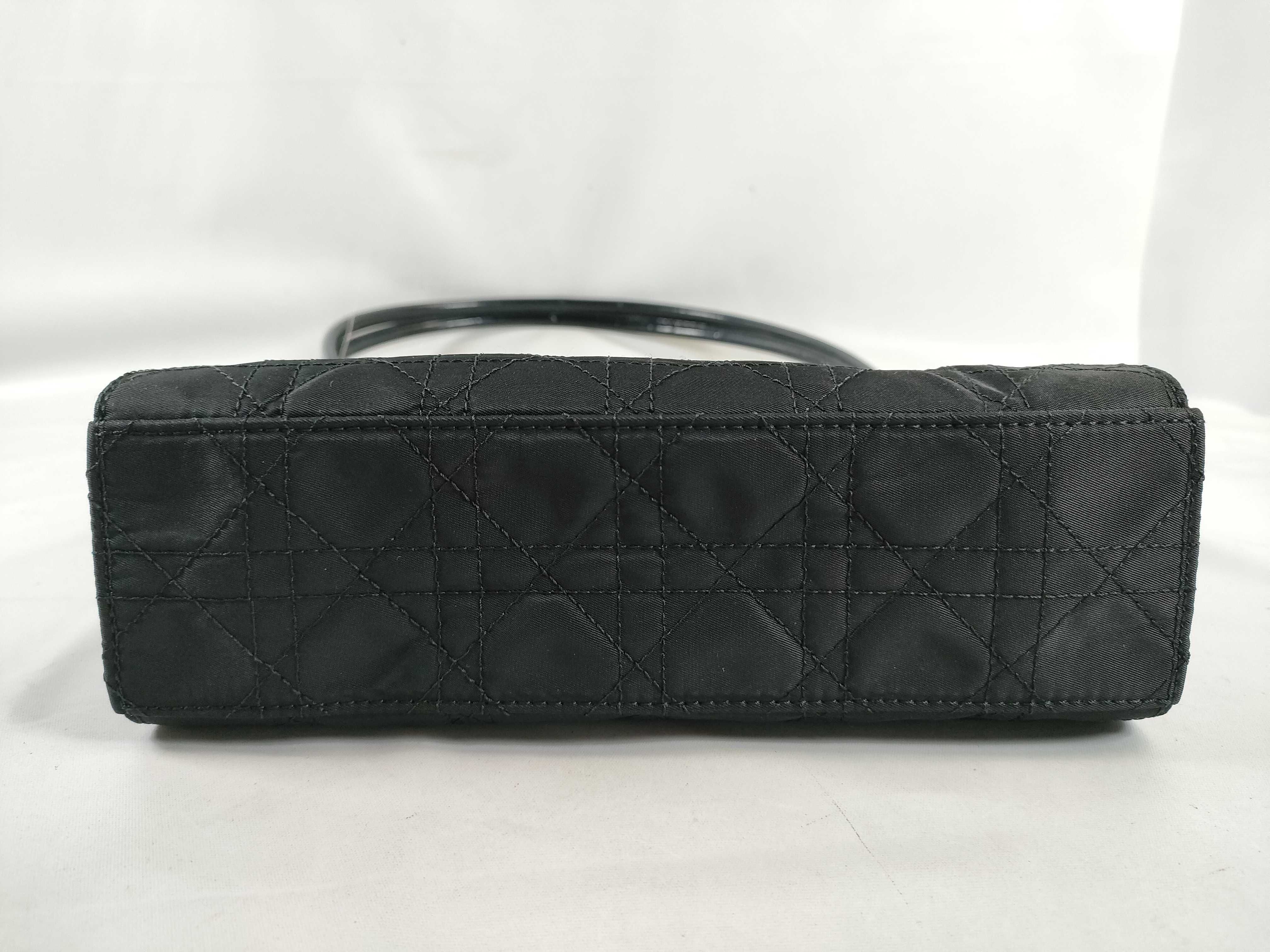 Black One-Shoulder Shoulder Bag with Stiff Zipper — view 7