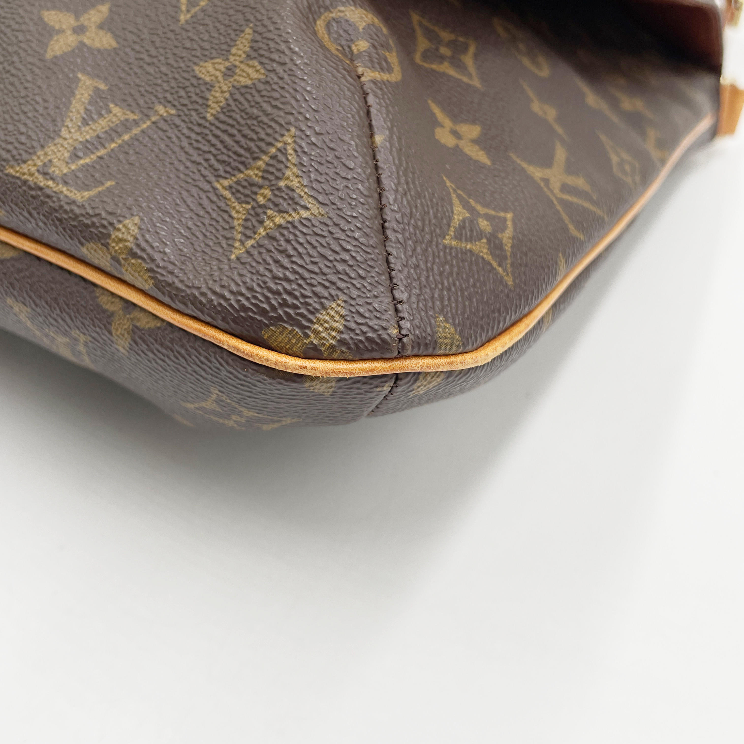 Musette M51256 Monogram AS1010 Shoulder Bag with Dust Bag — view 5