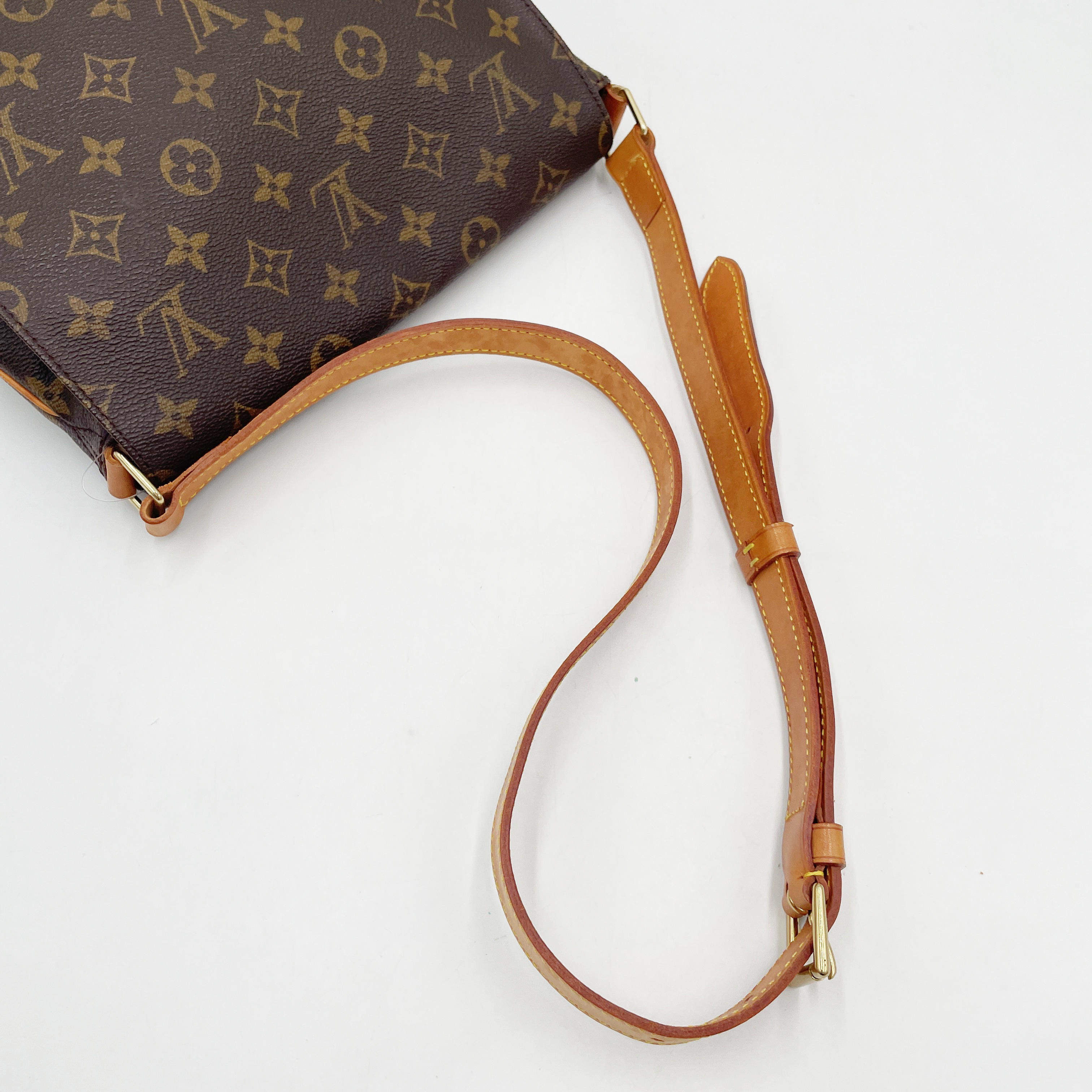 Musette M51256 Monogram AS1010 Shoulder Bag with Dust Bag — view 6