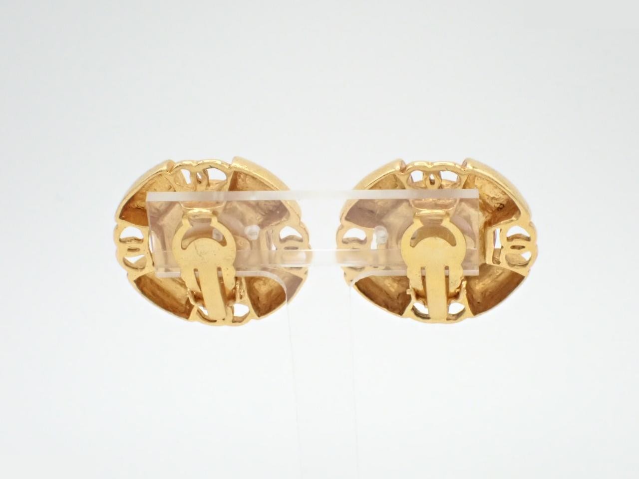 Earrings, with comments, 2, 9 — view 2