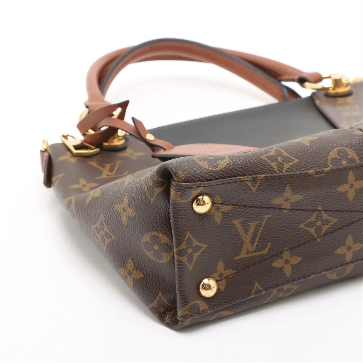 Monogram V Tote BB M43976 FL2179 Brown — view 4