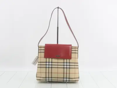 Other lines: Nova Check bags and shoulder bags