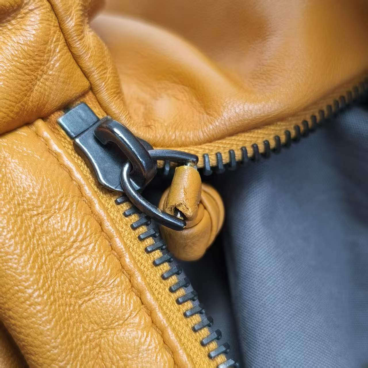 【*Shipped from: China*】BOTTEGA VENETA Leather Handbag — view 11