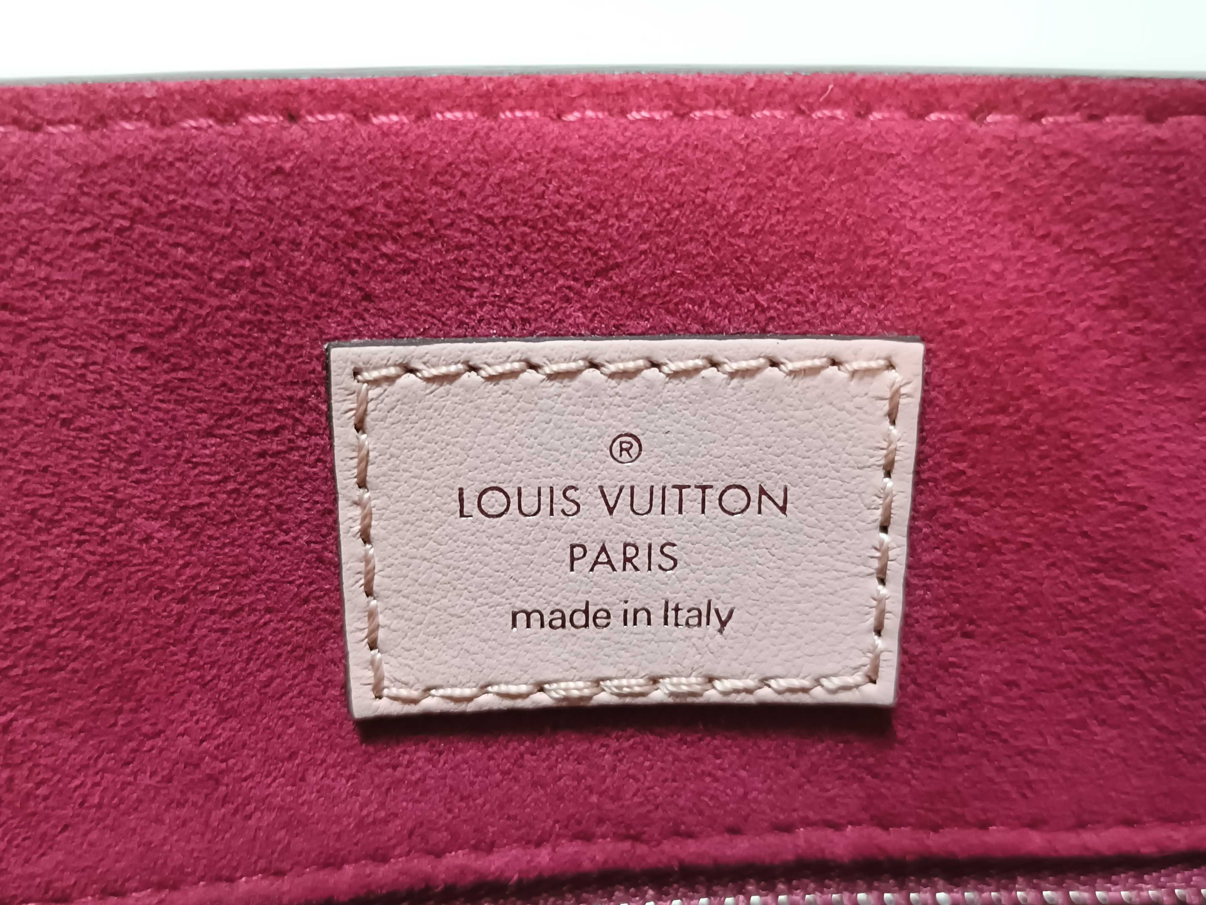 Epi Sac Plat BB M58659 Shoulder Bag — view 9