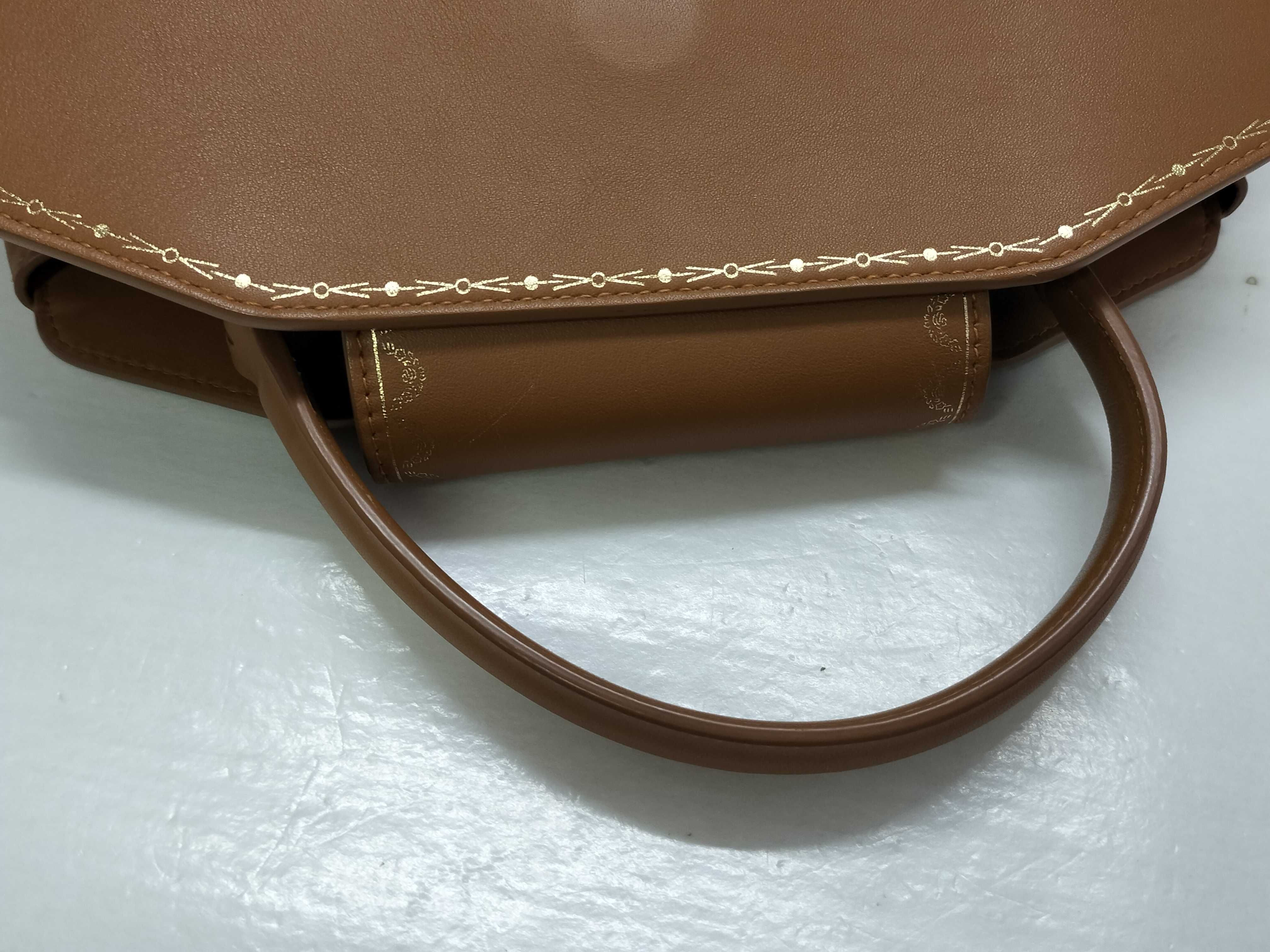 SG - Guirlande de SM Leather 2-way handbag with mirror included. — view 3