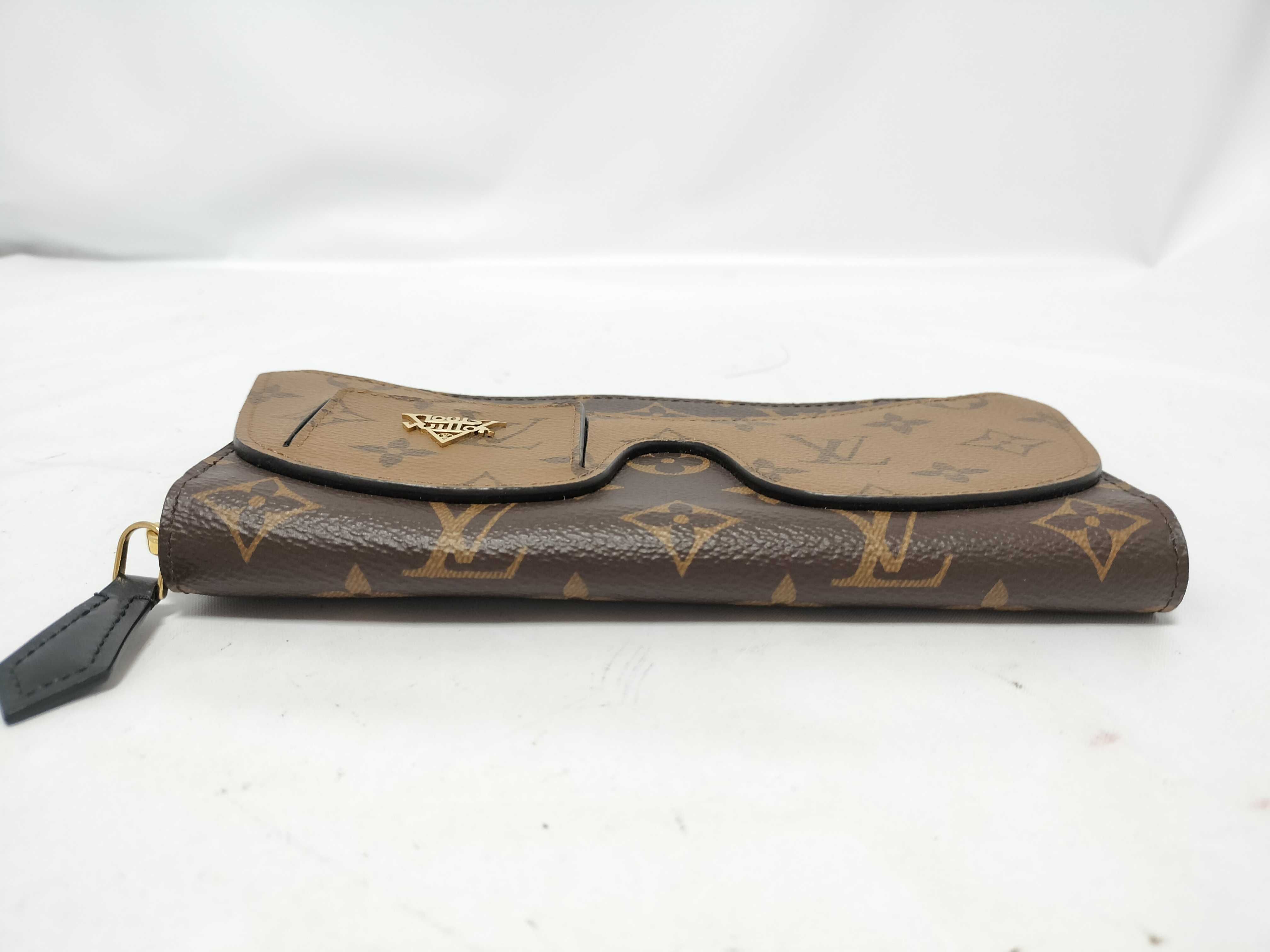 Monogram Louis Vuitton M68796 Chain Strap Round Zip Long Wallet — view 3