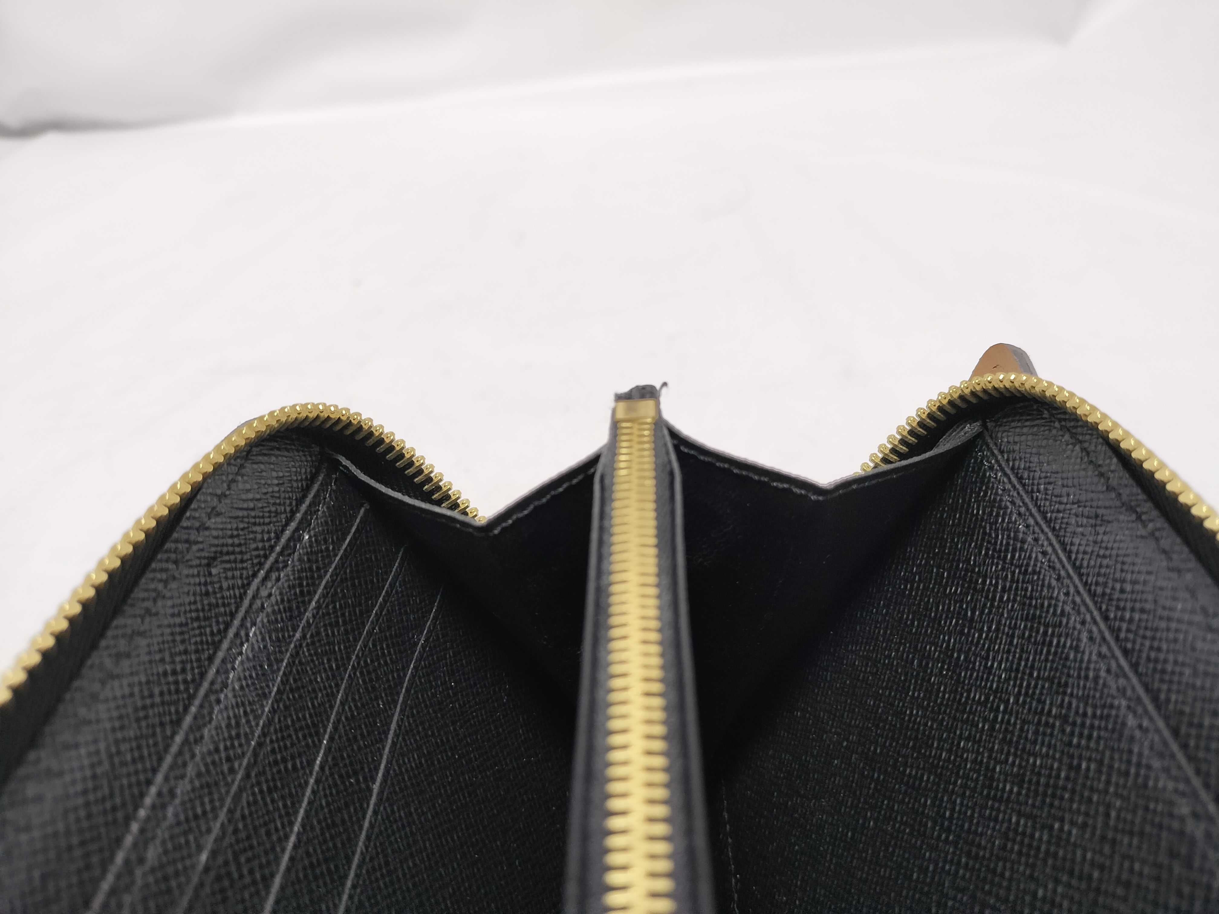 Monogram Louis Vuitton M68796 Chain Strap Round Zip Long Wallet — view 9