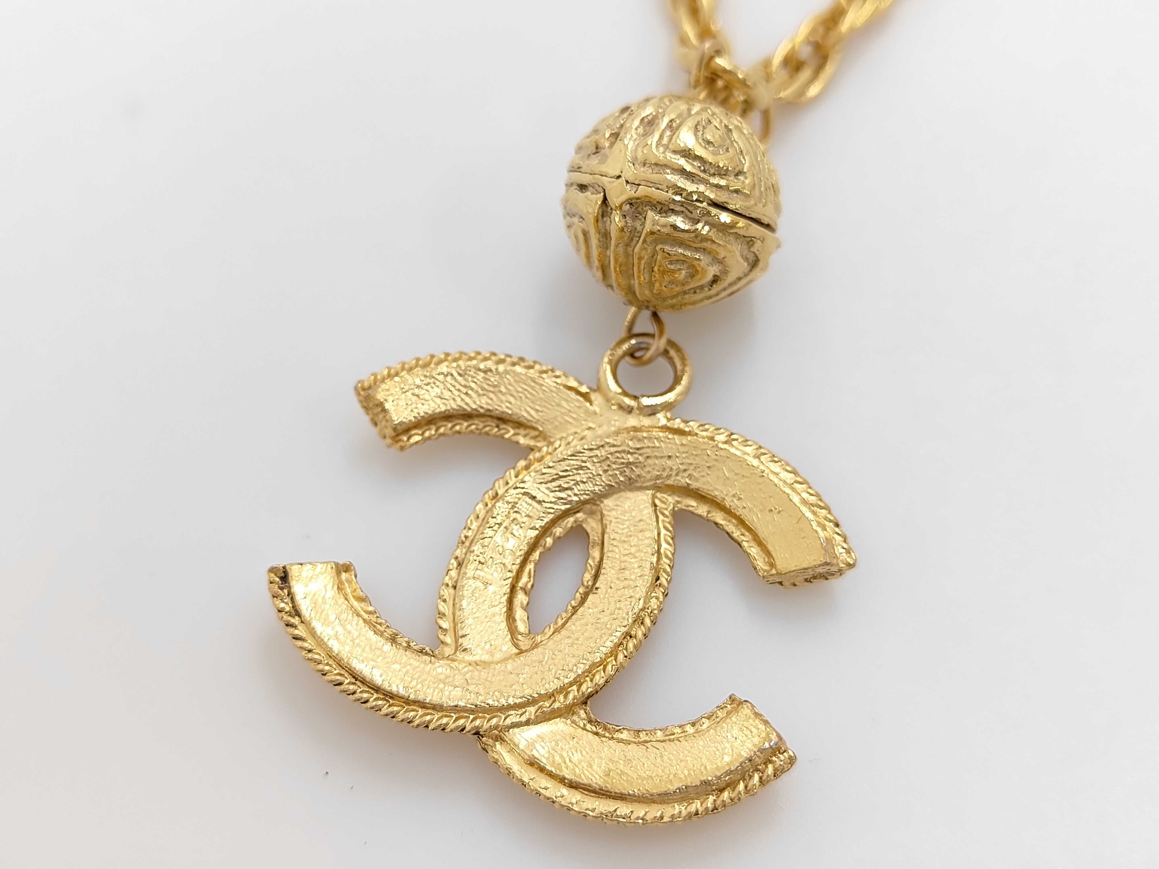 necklace, Coco Mark ball design, 3618 1985 necklace — view 4