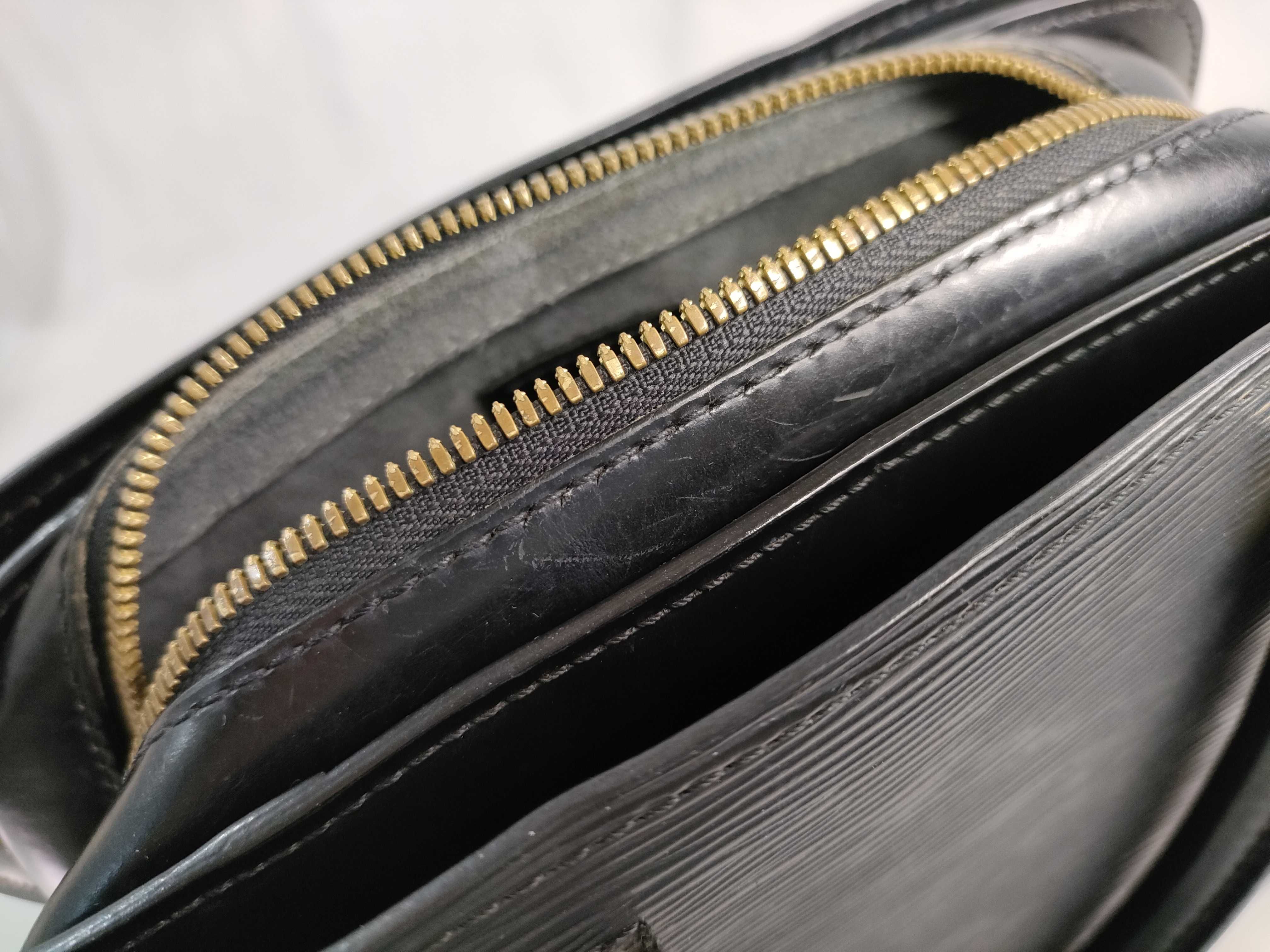 Epi Leather Pont Neuf M52052 MI0081 Black Handbag — view 14