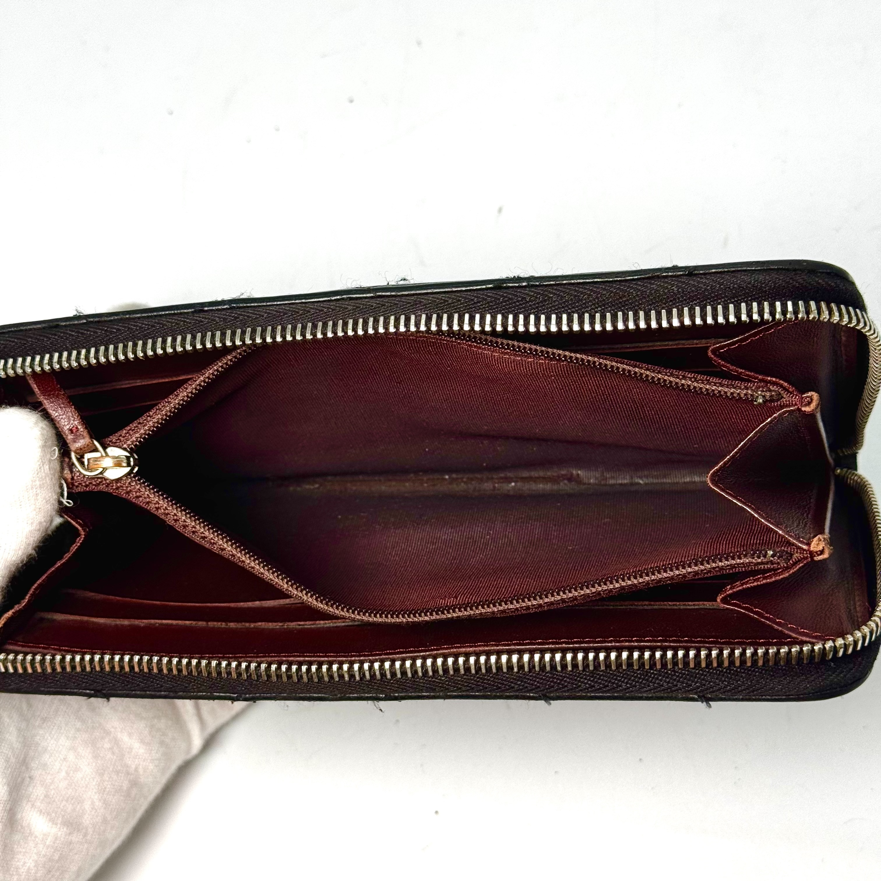 Matelassé Lambskin Round Zip Long Wallet Black 14615977 Wallet — view 4