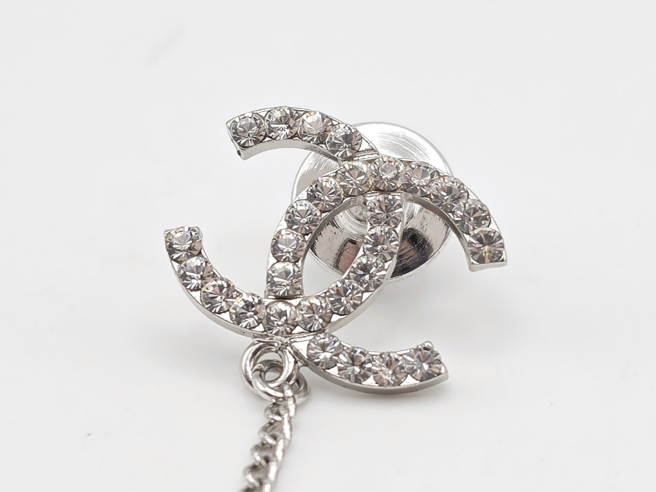brooch — view 4
